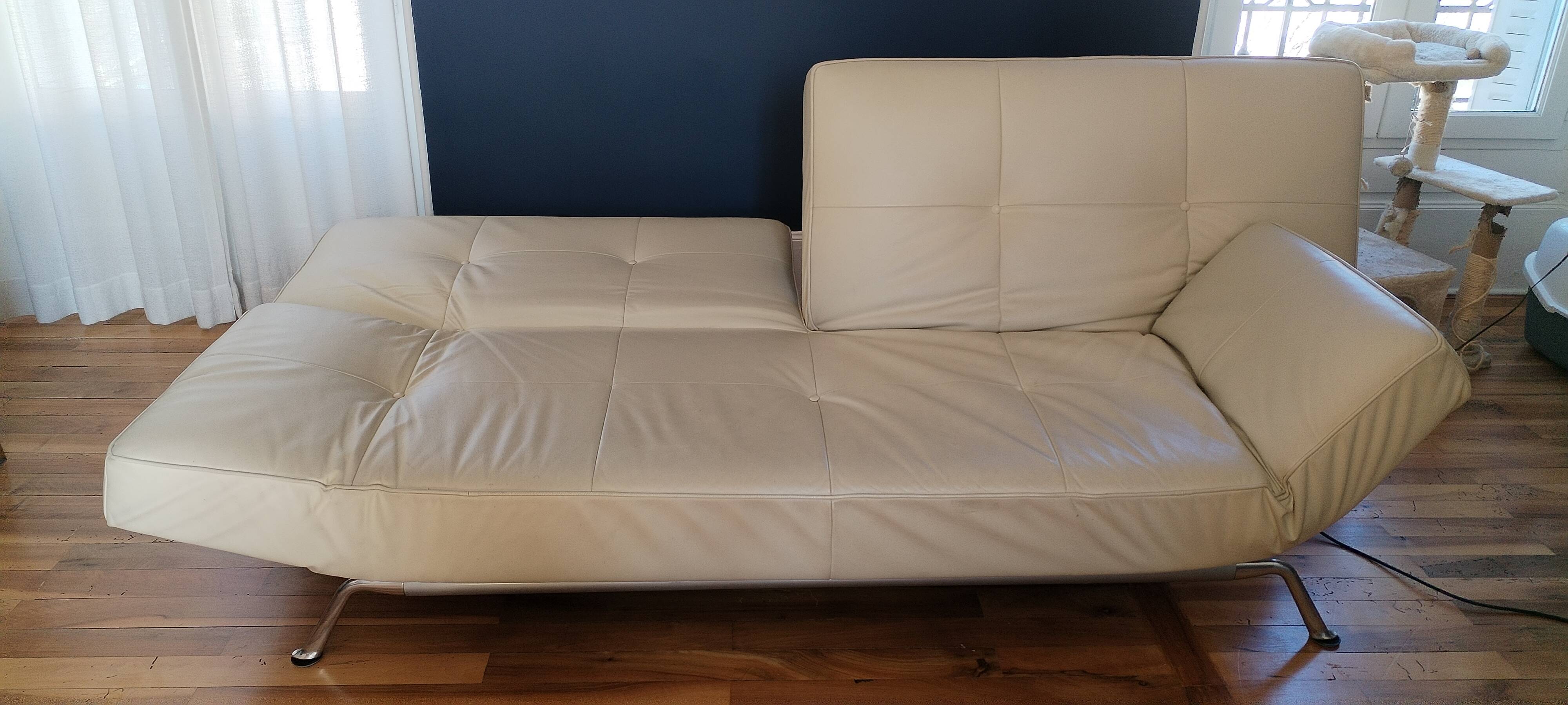 Canapé cuir beige smala de chezcinnz