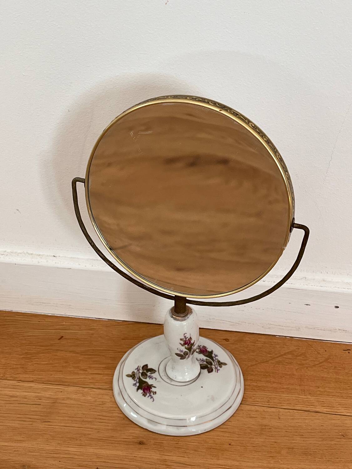 Porcelain standing mirror