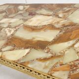Table basse néo-classique en onyx et laiton 1970