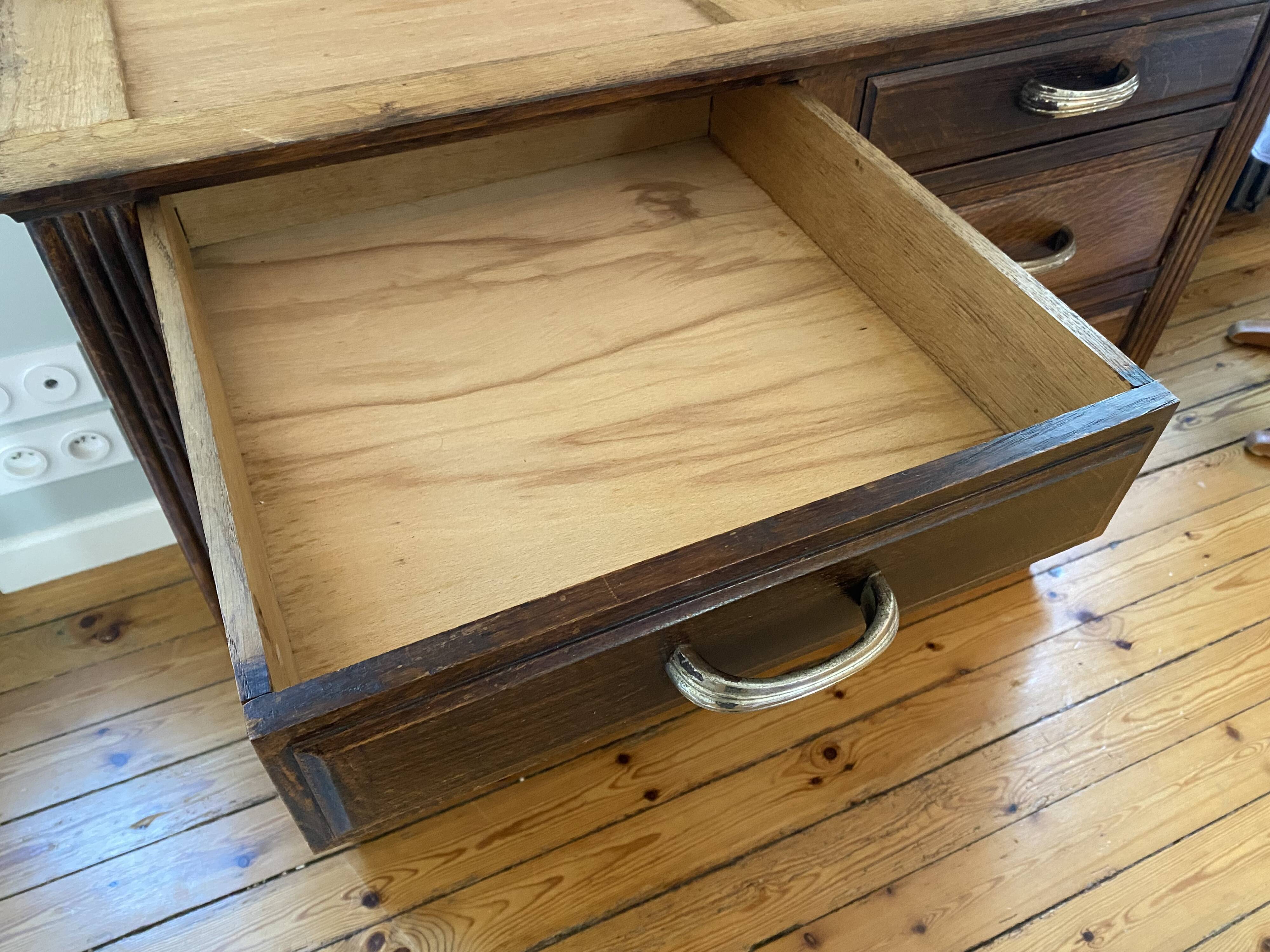 Wooden chest of drawers from the early 20th century