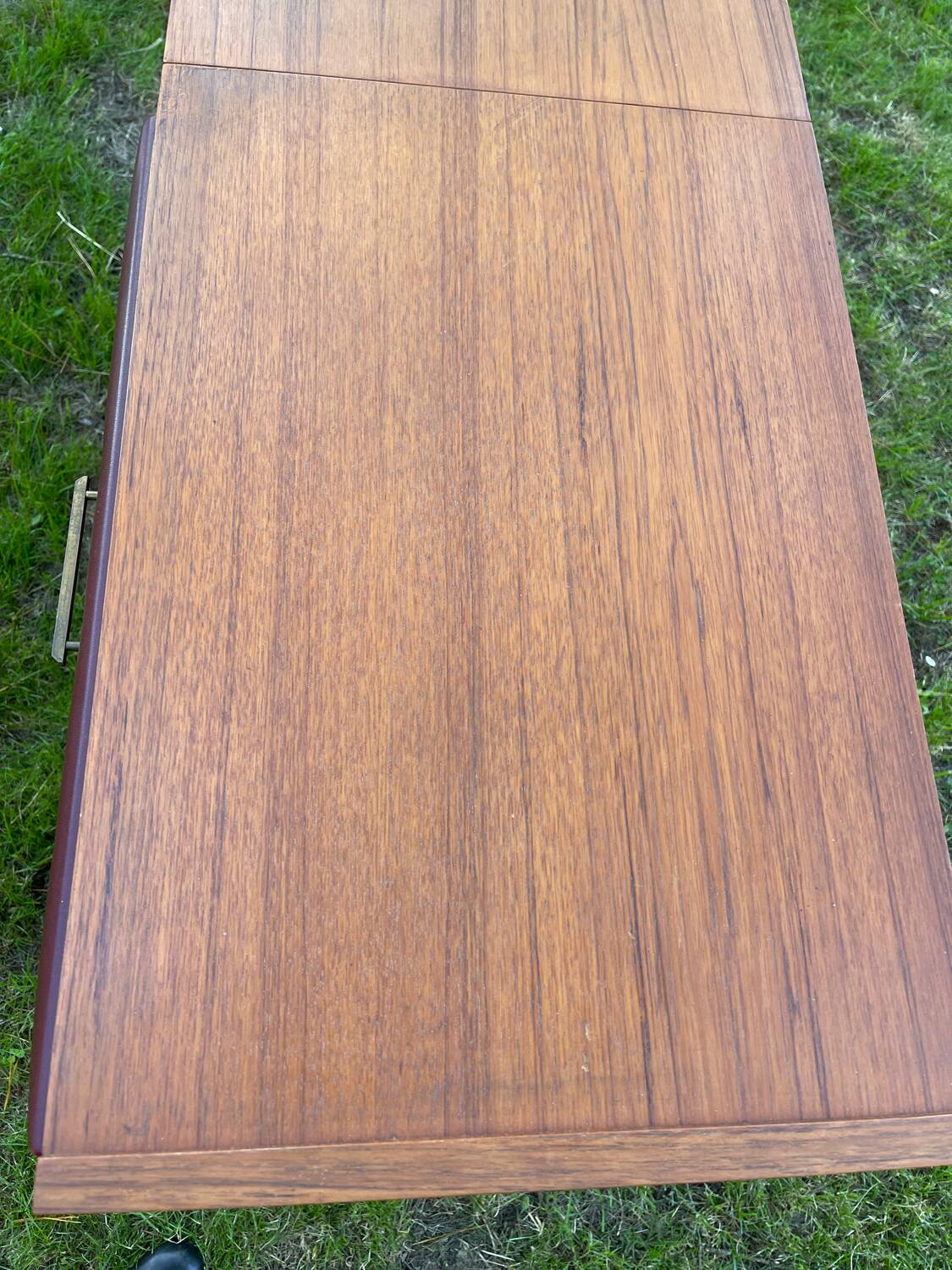 Commode coiffeuse modèle "ingrid" produit par Mondial literie.