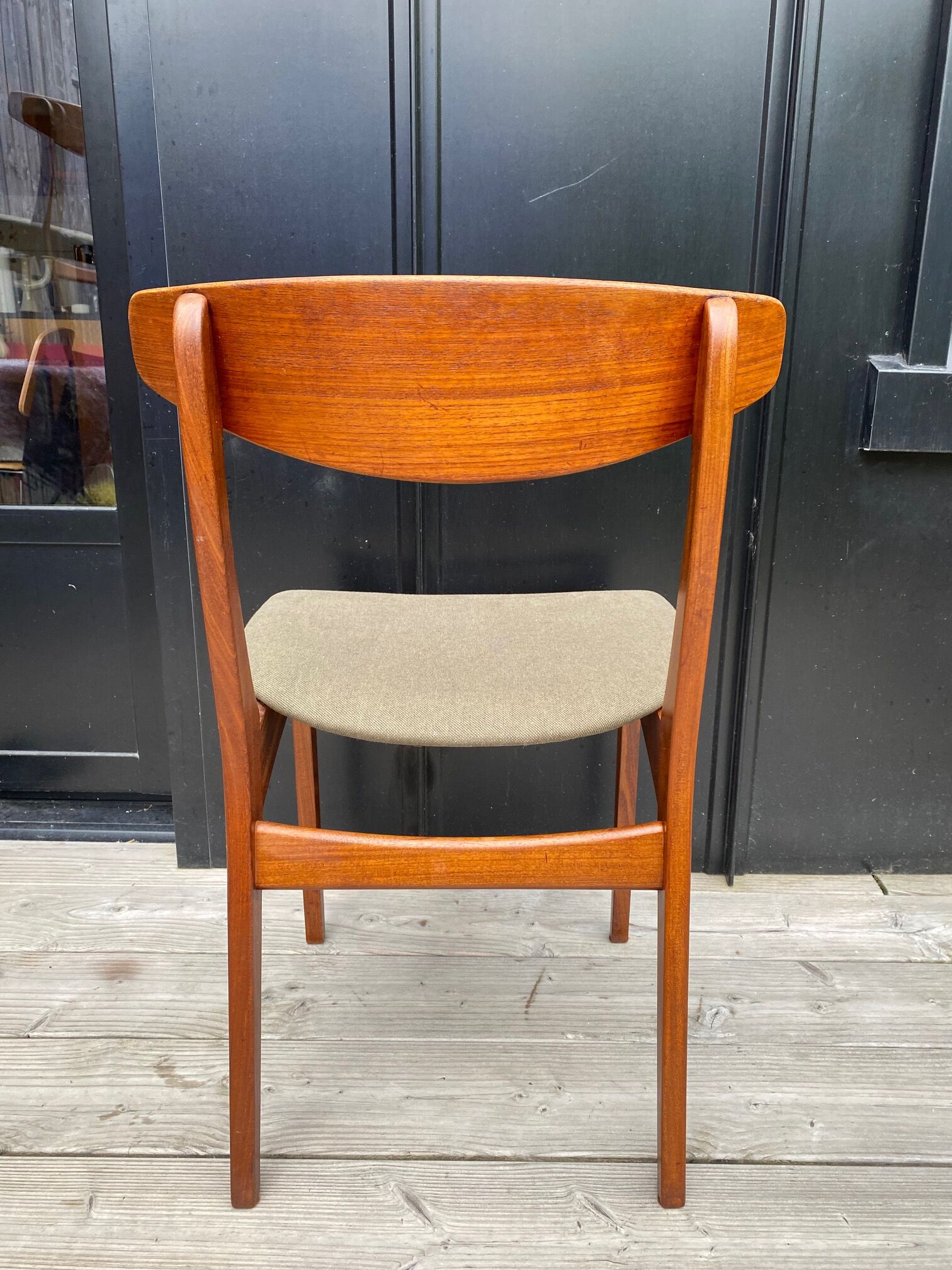 4 Chairs edited by Silkeborg