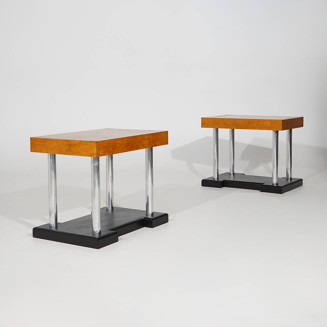 Paire de tabourets en érable œil de perdrix et métal chromé, années 1930
