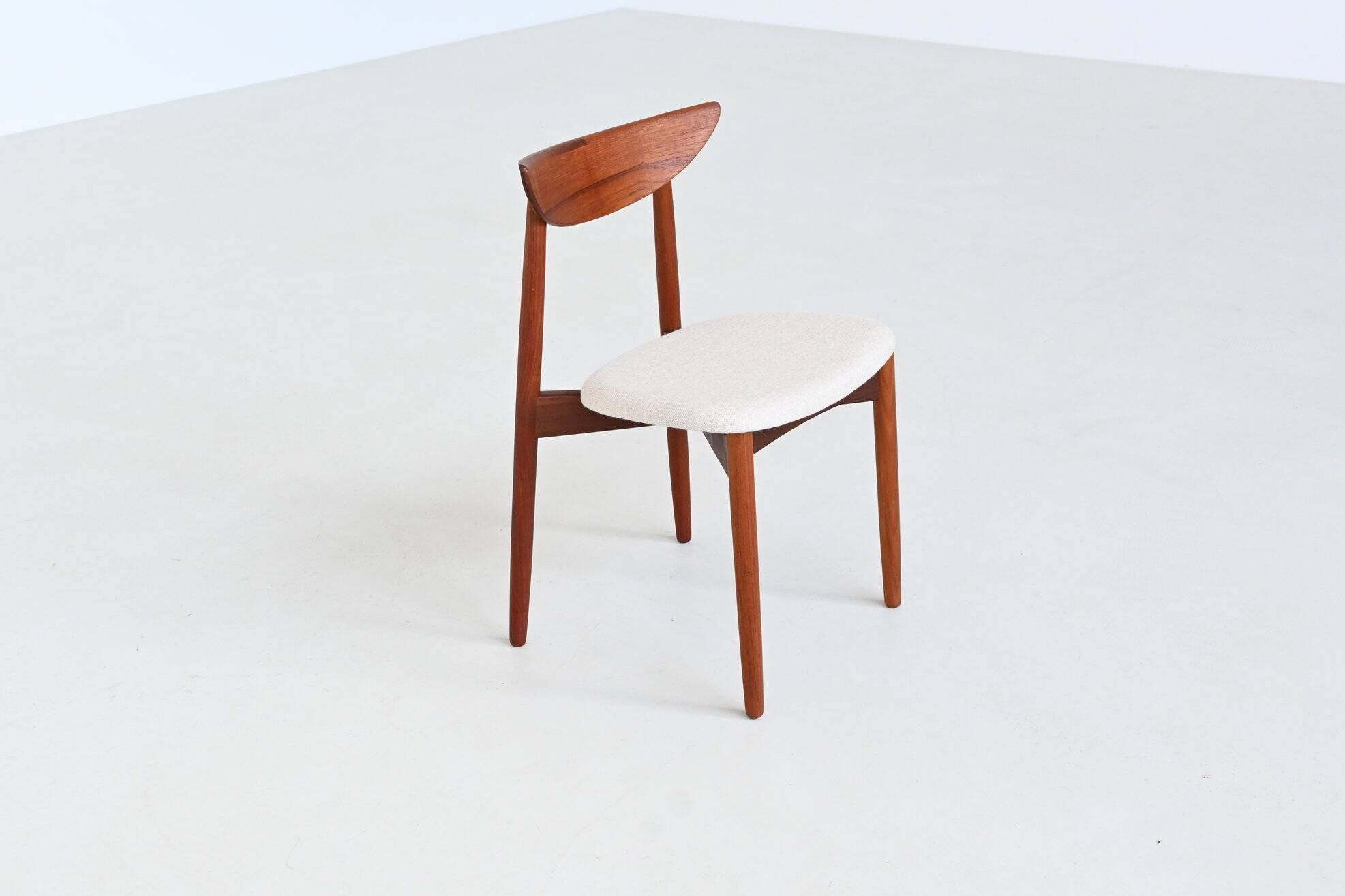 Harry Ostergaard set of eight dining chairs teak Randers 1960