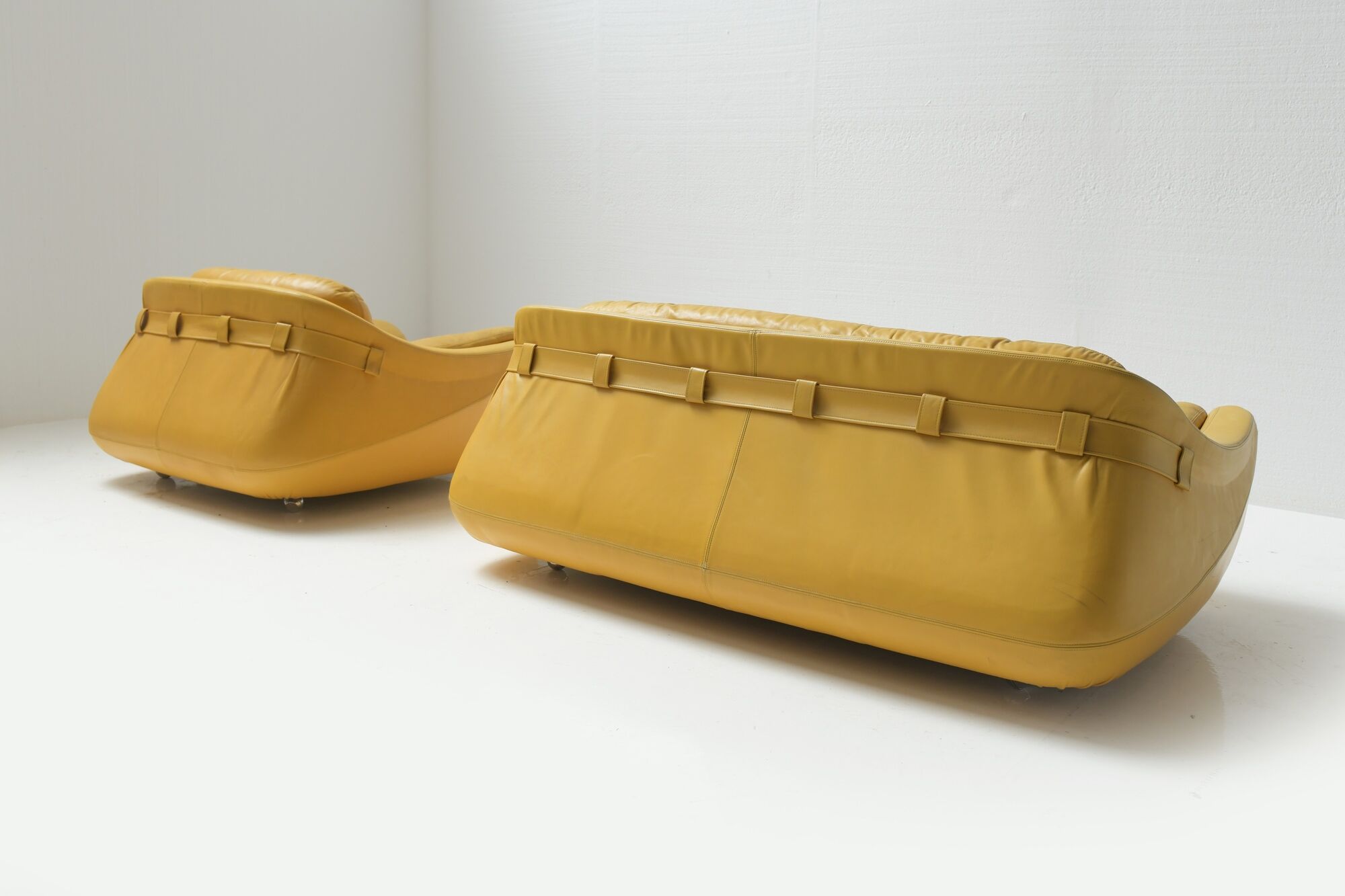 Carrera lounge chairs by Decursu De Pas D’Urbino Lomazzi for BBB Bonancina