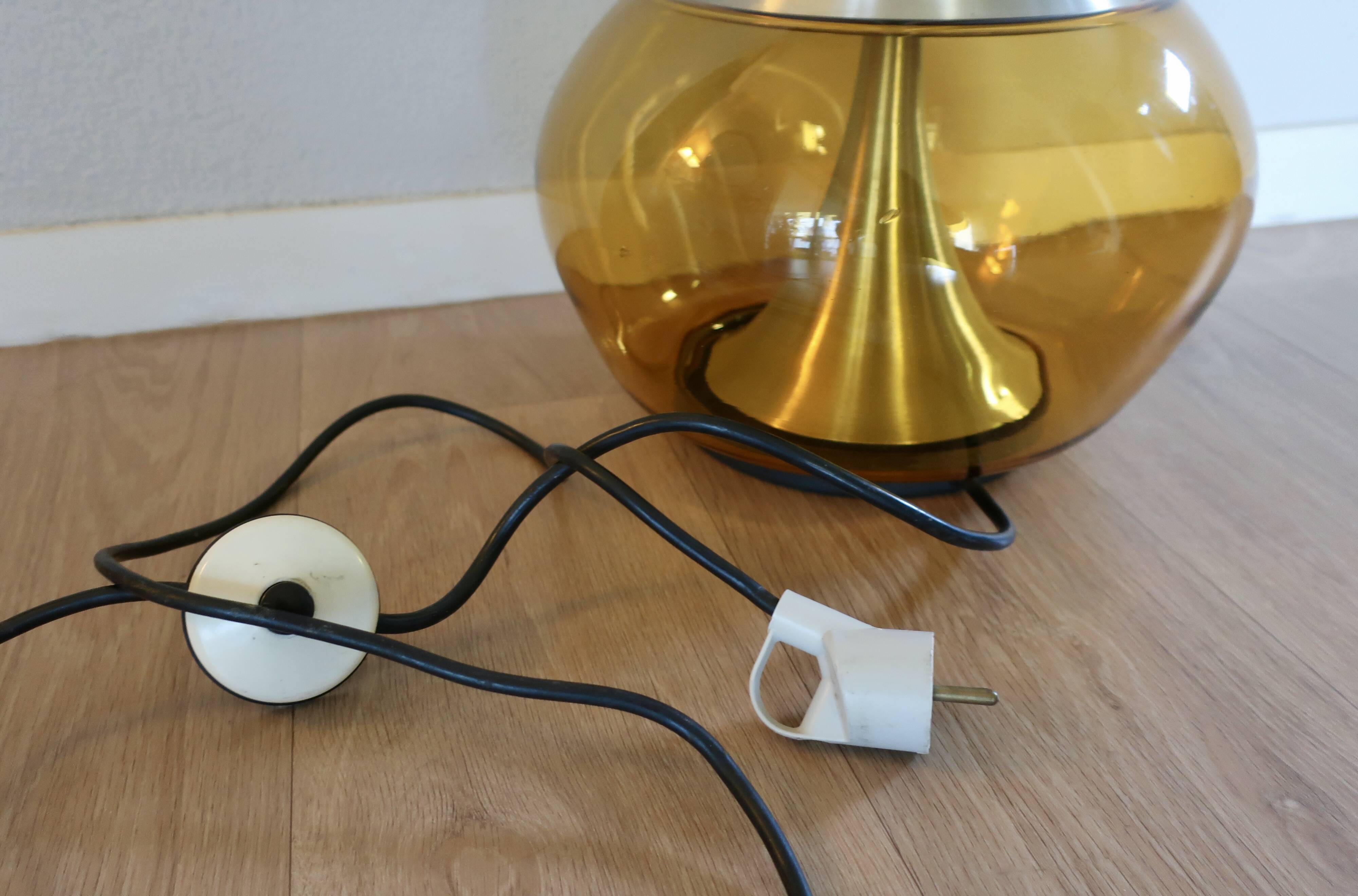Doria lamp base 69 cm in very good condition from the 1960s/70s with a differential switch.