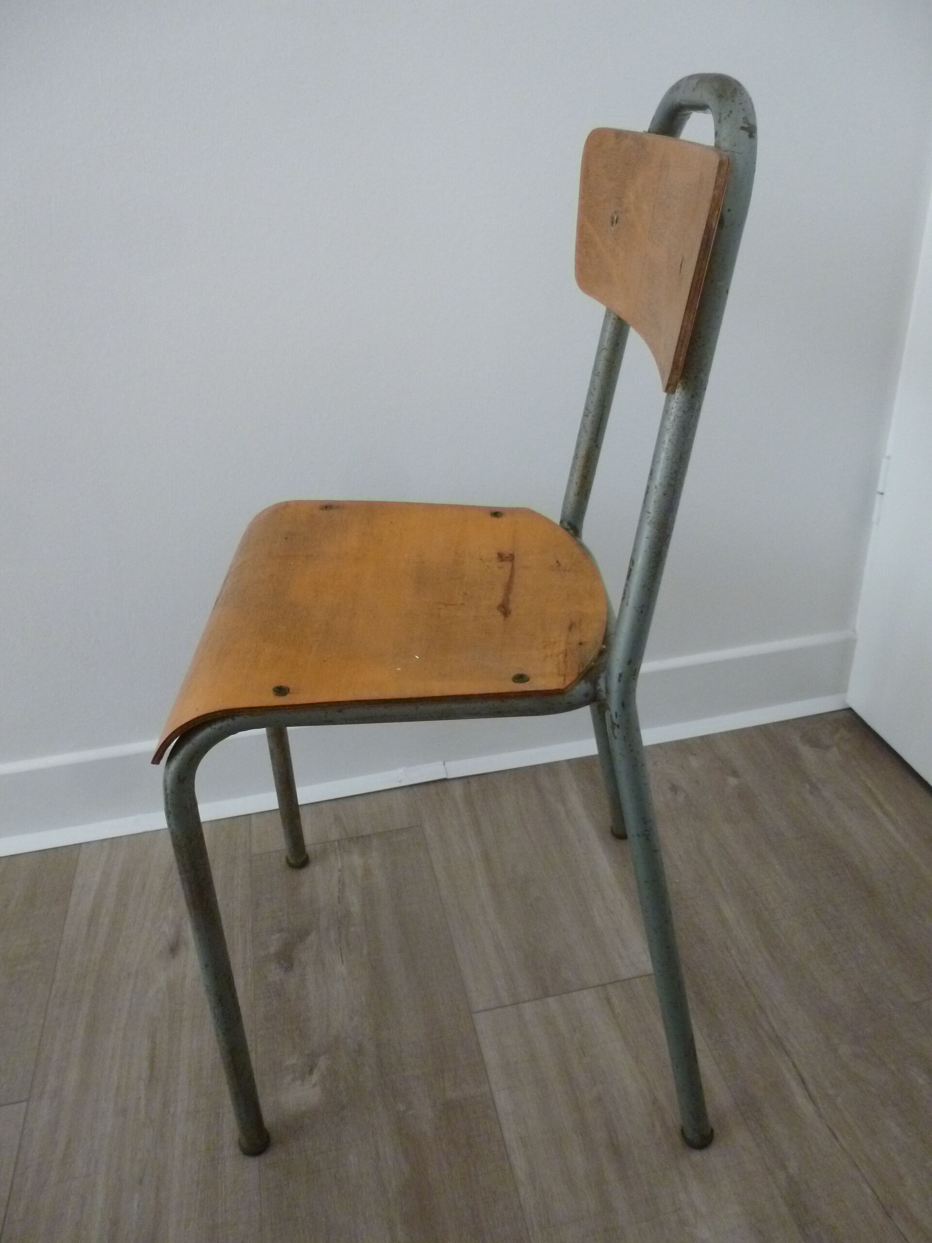 school chair for 6/8 year olds