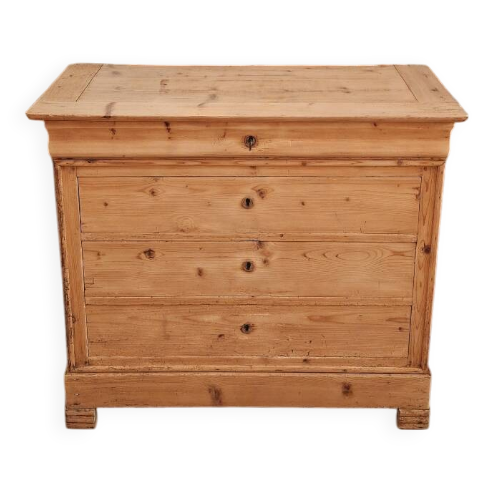 Antique chest of drawers