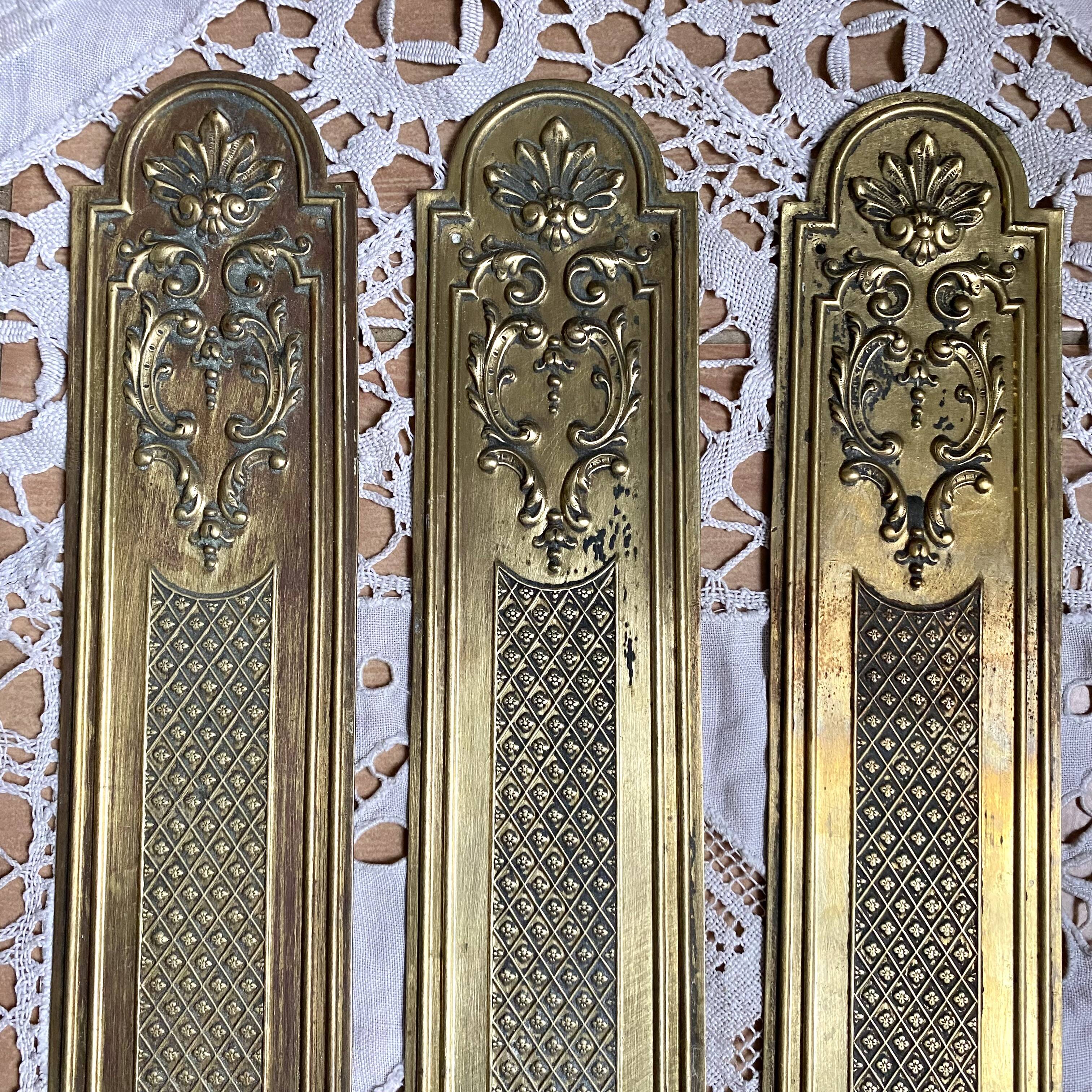 Antique brass cleanliness plates