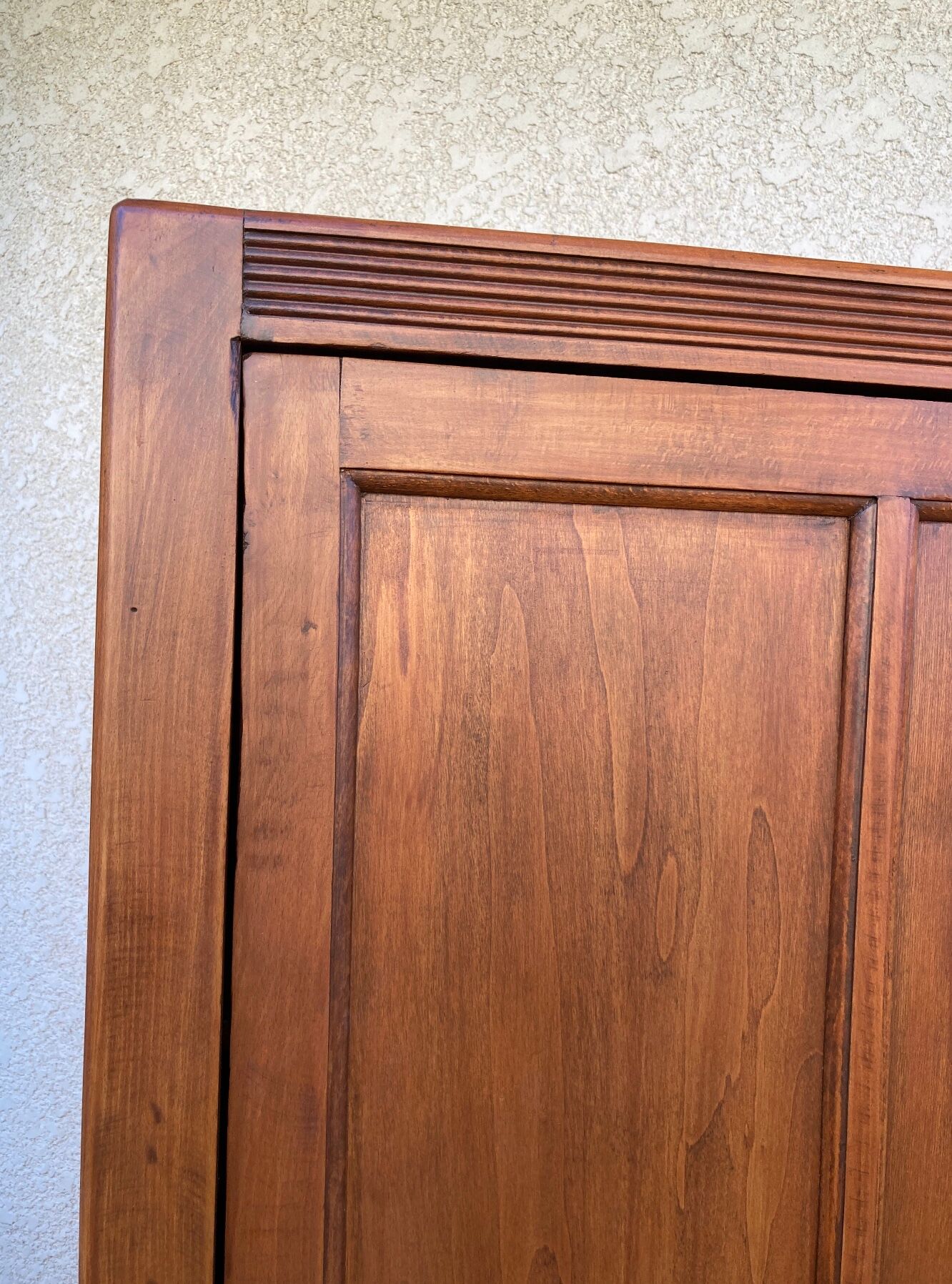 Old Parisian bonnetière