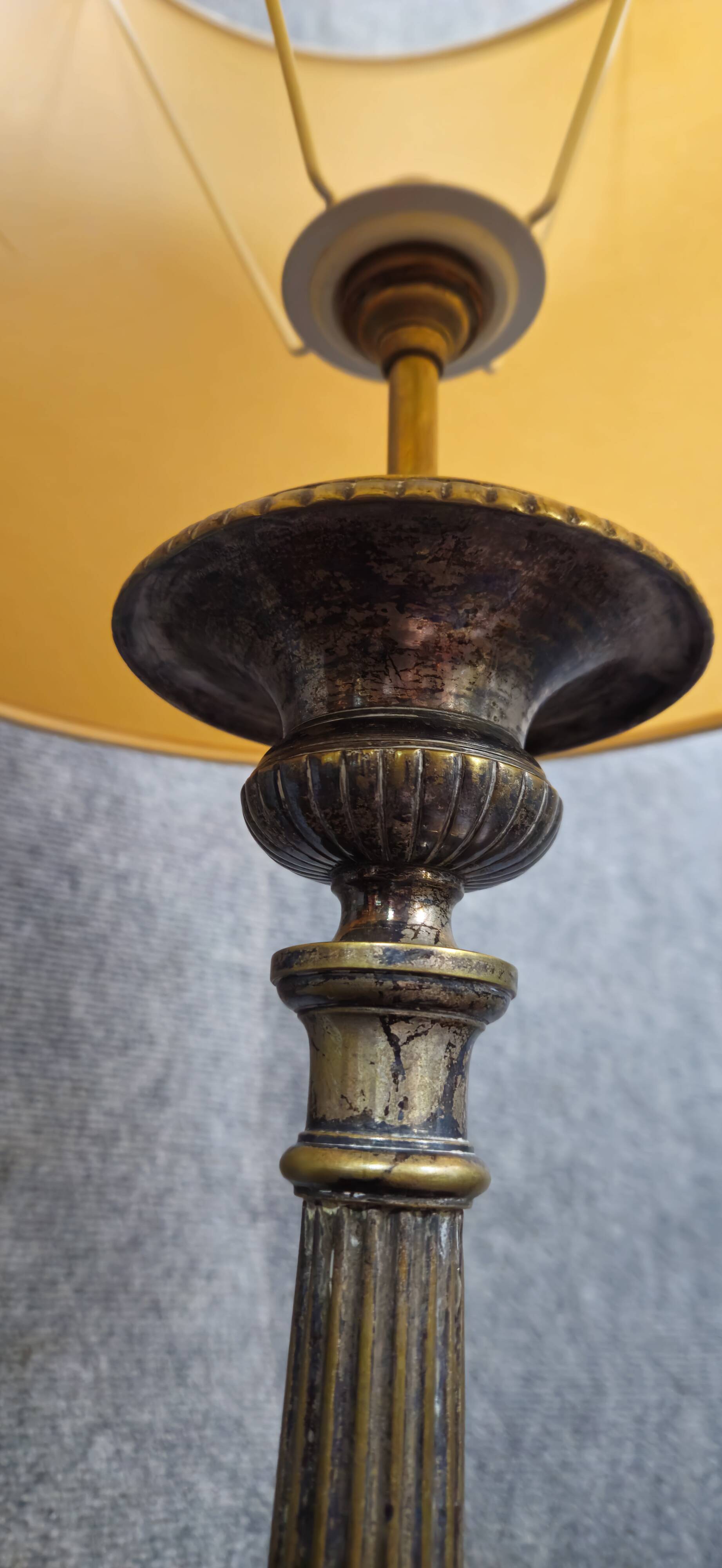 Paire de lampes anciennes en bronze – style classique