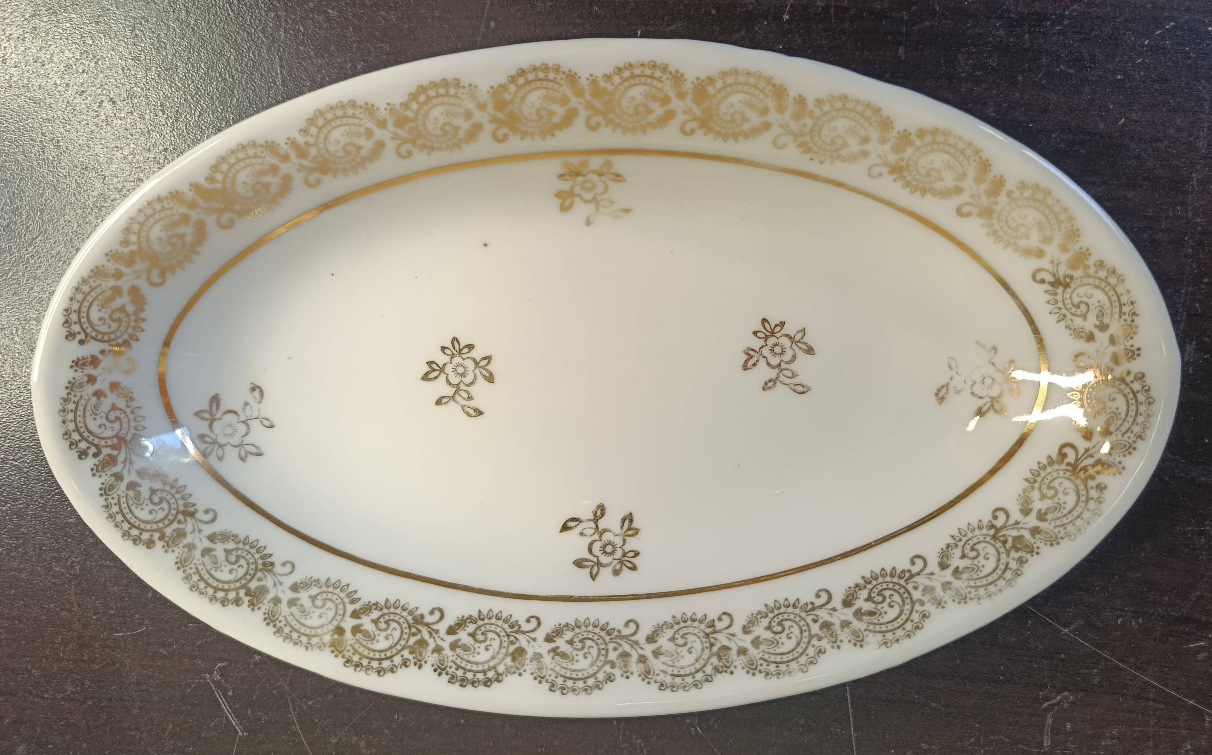 Complete grand table service, Limoges porcelain and gilding, LOT 1
