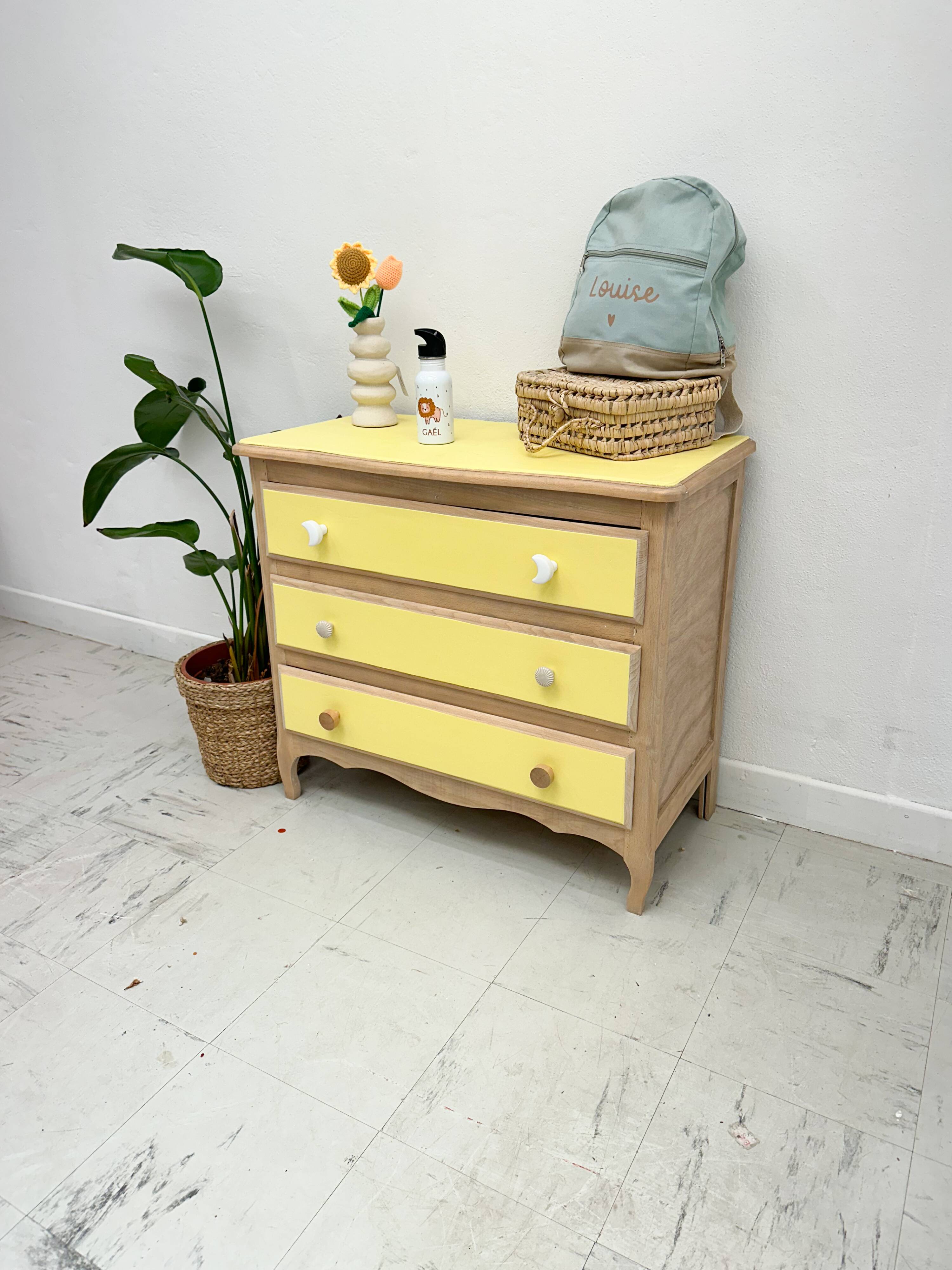 Banana Commode