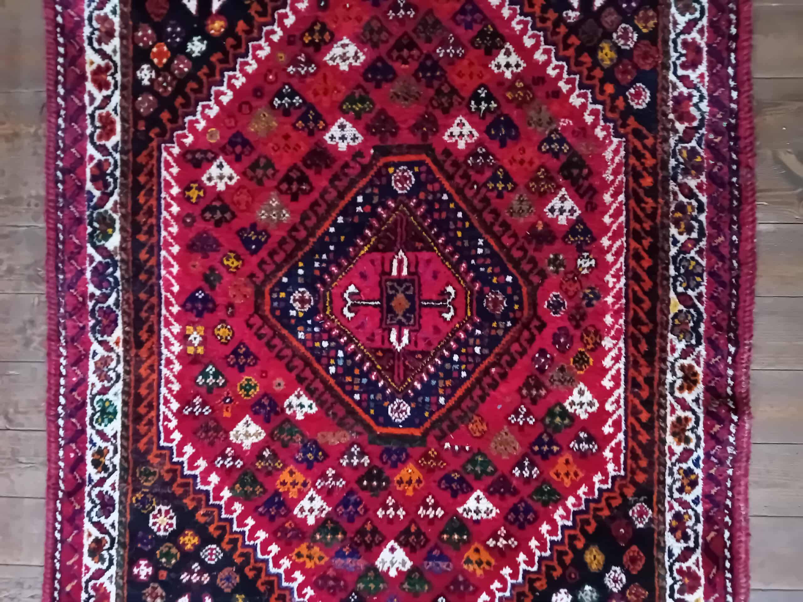 Handmade Persian Qashqai Rug 156x115cm