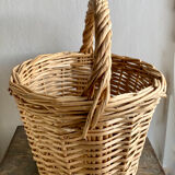 Round wicker basket