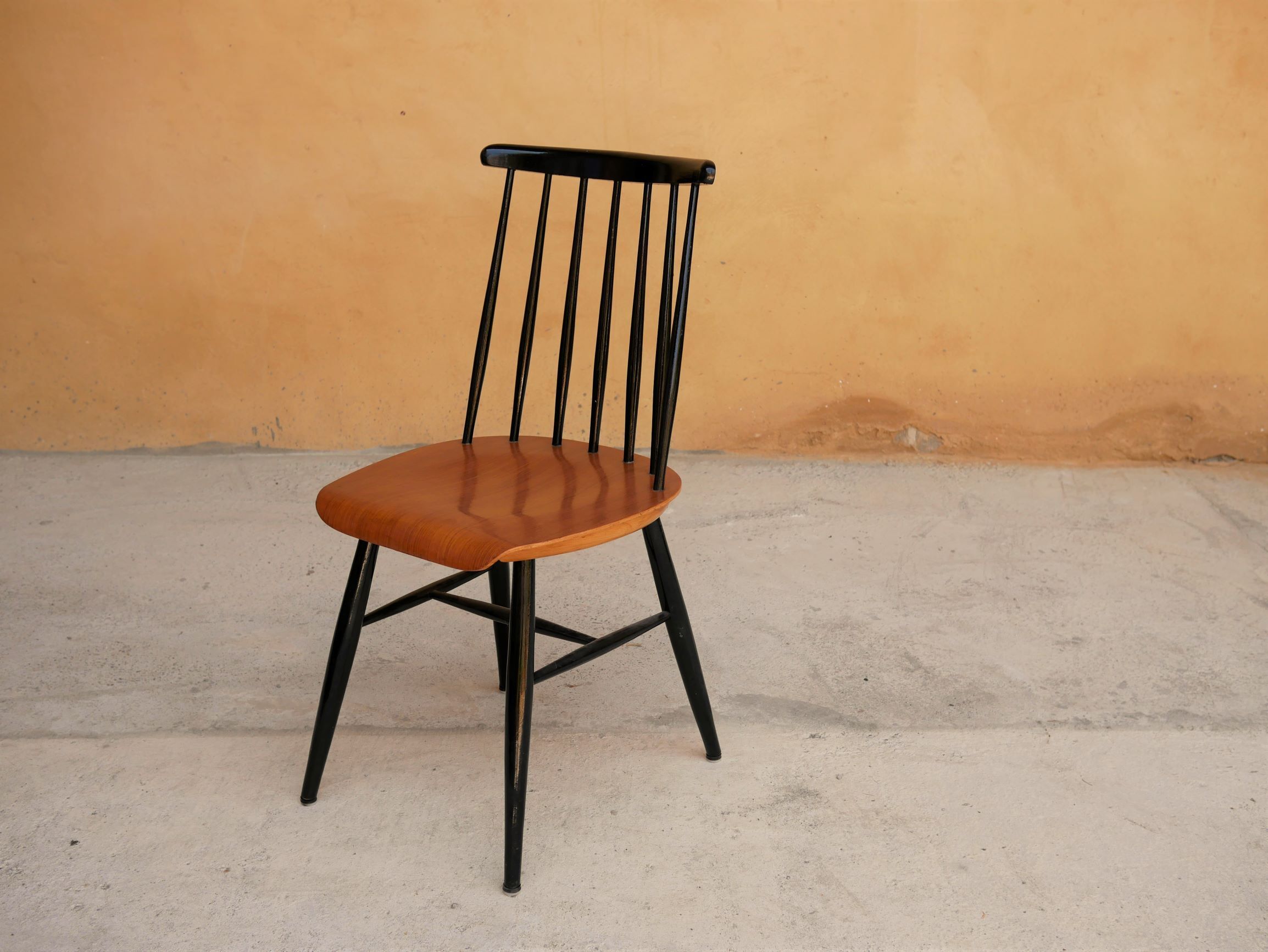 Scandinavian chair by Ilmari Tapiovaara model "Fanett"