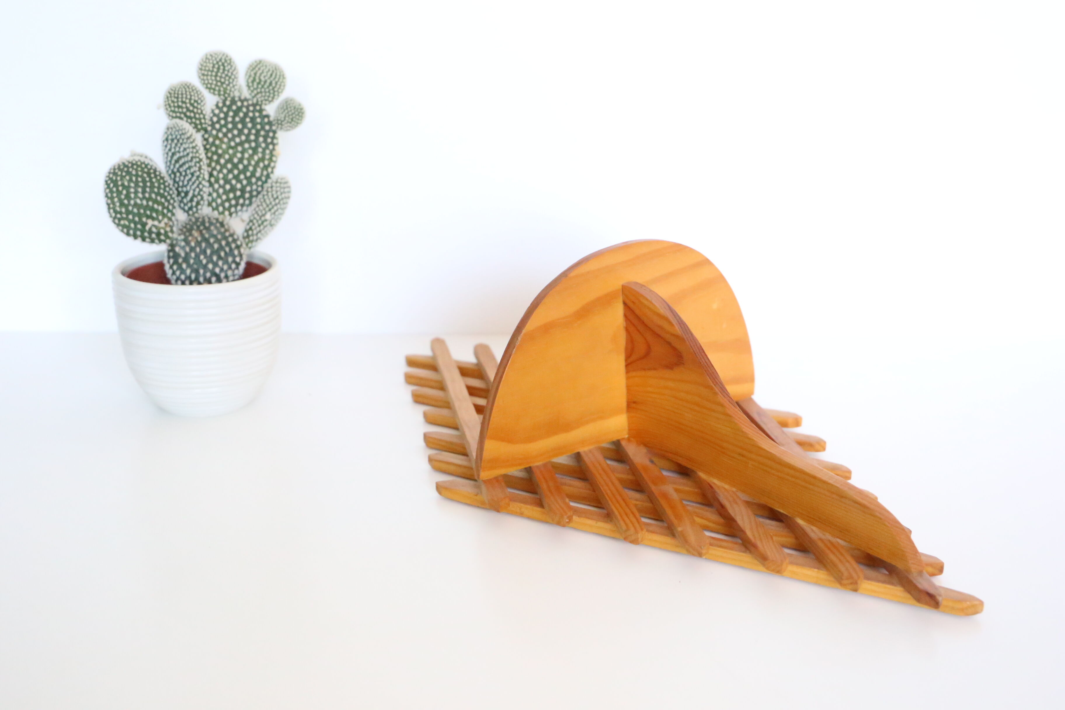 Wall shelf, Scandinavian