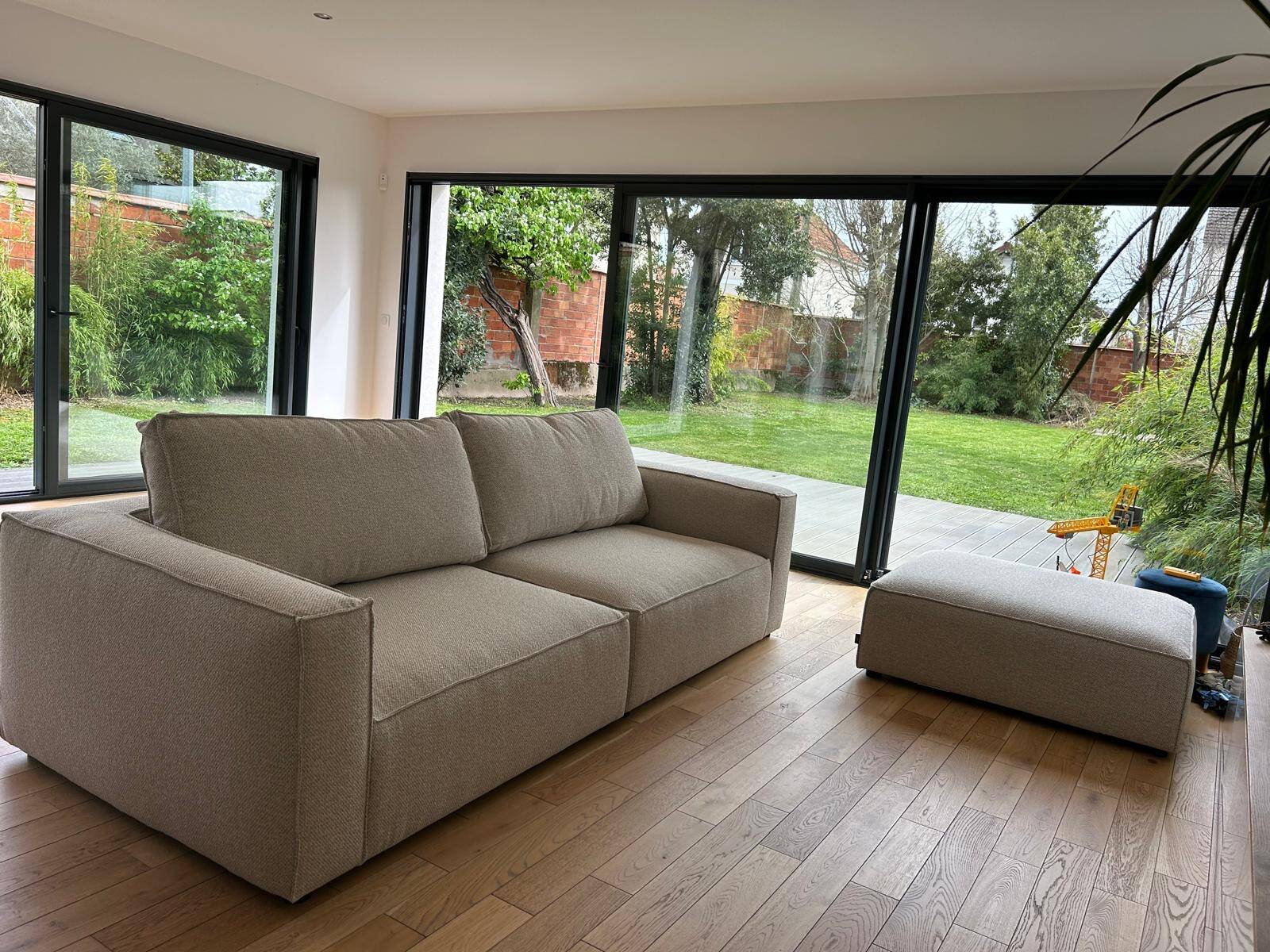 4-seater sofa set and pouf, France Yerres model sofa