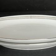 2 plats ovales en porcelaine
