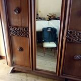 3 door wardrobe with a central mirror