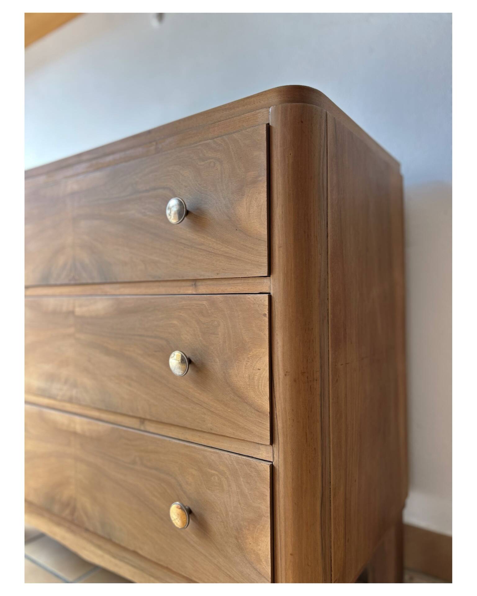 Vintage chest of drawers