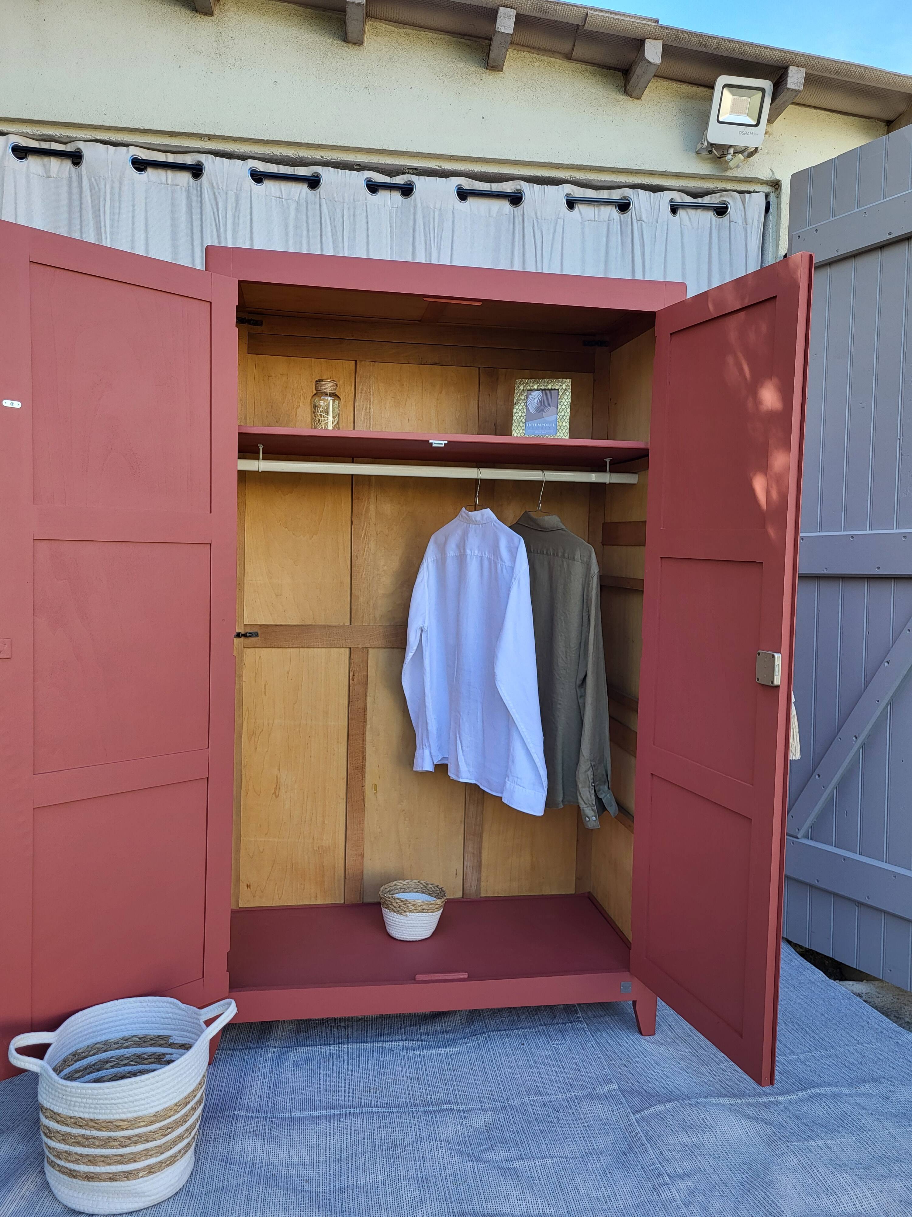 Wardrobe / Closet