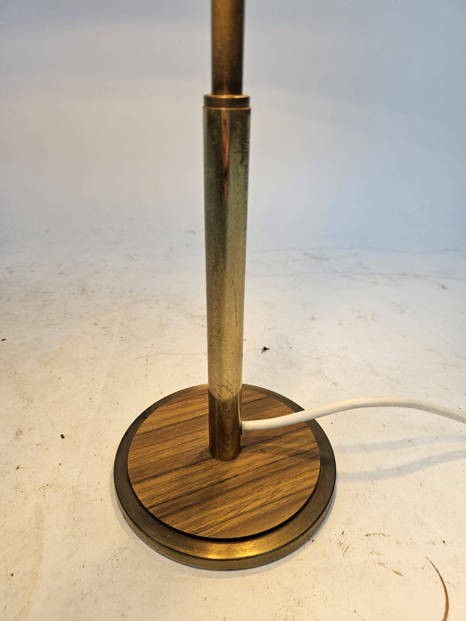 Cocoon table lamp