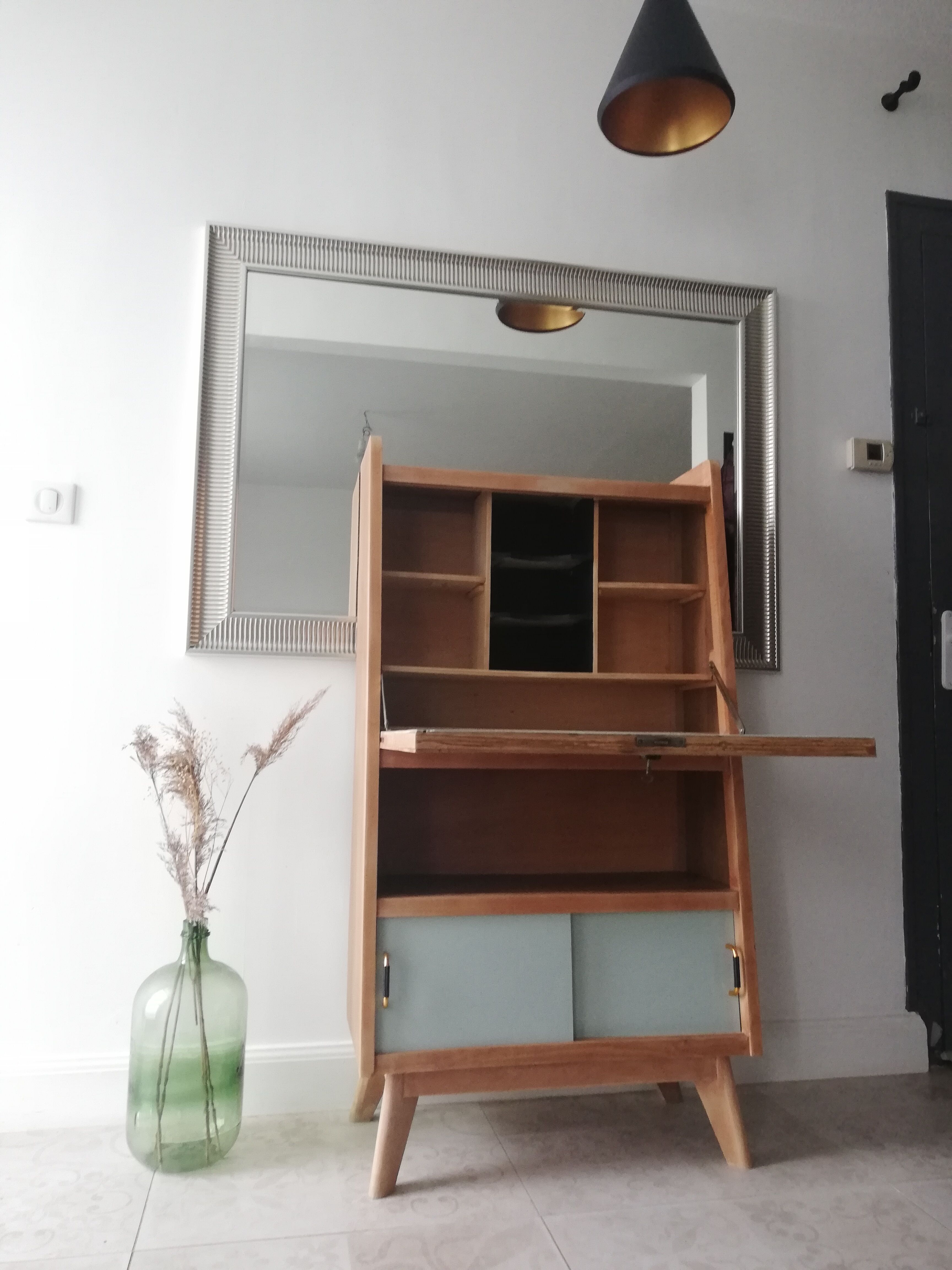 Vintage 50s office secretary