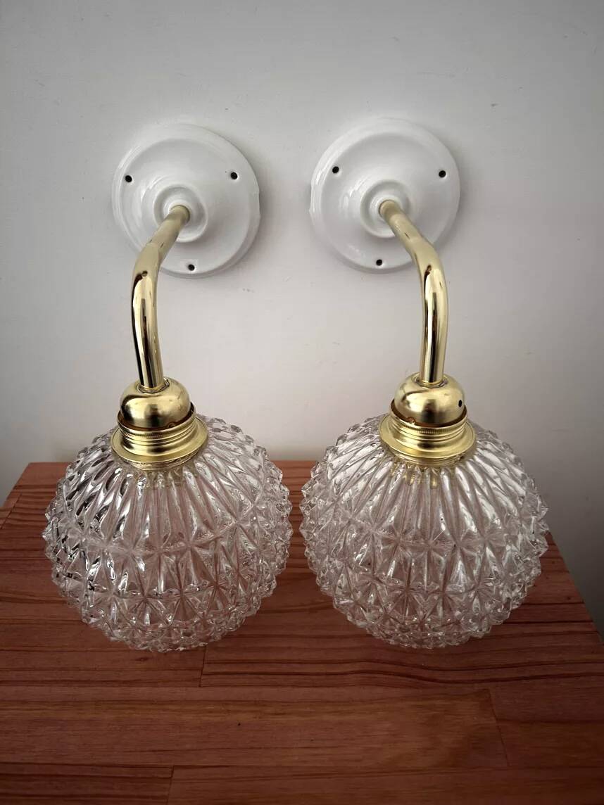 Appliques murales globes en verre