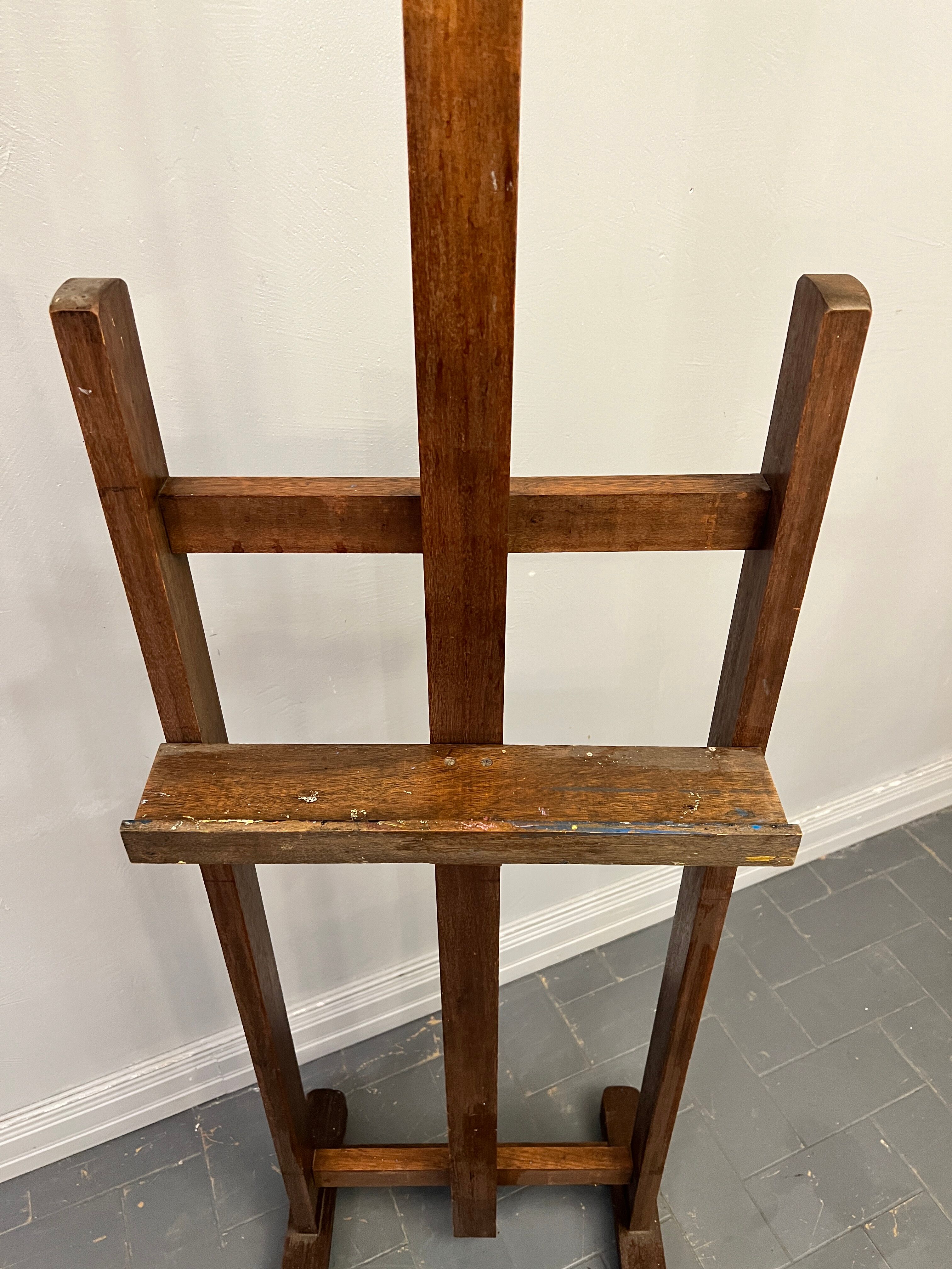 Easel of ancient painter