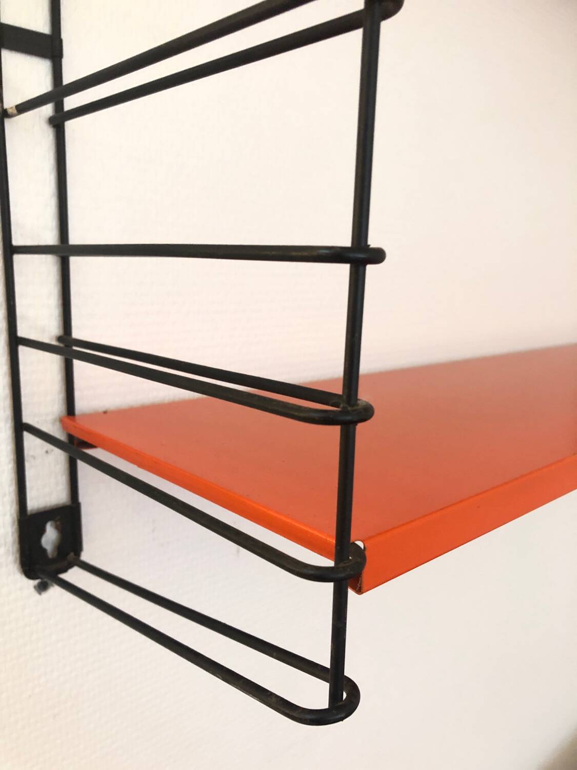 Tomado red shelf, 1970
