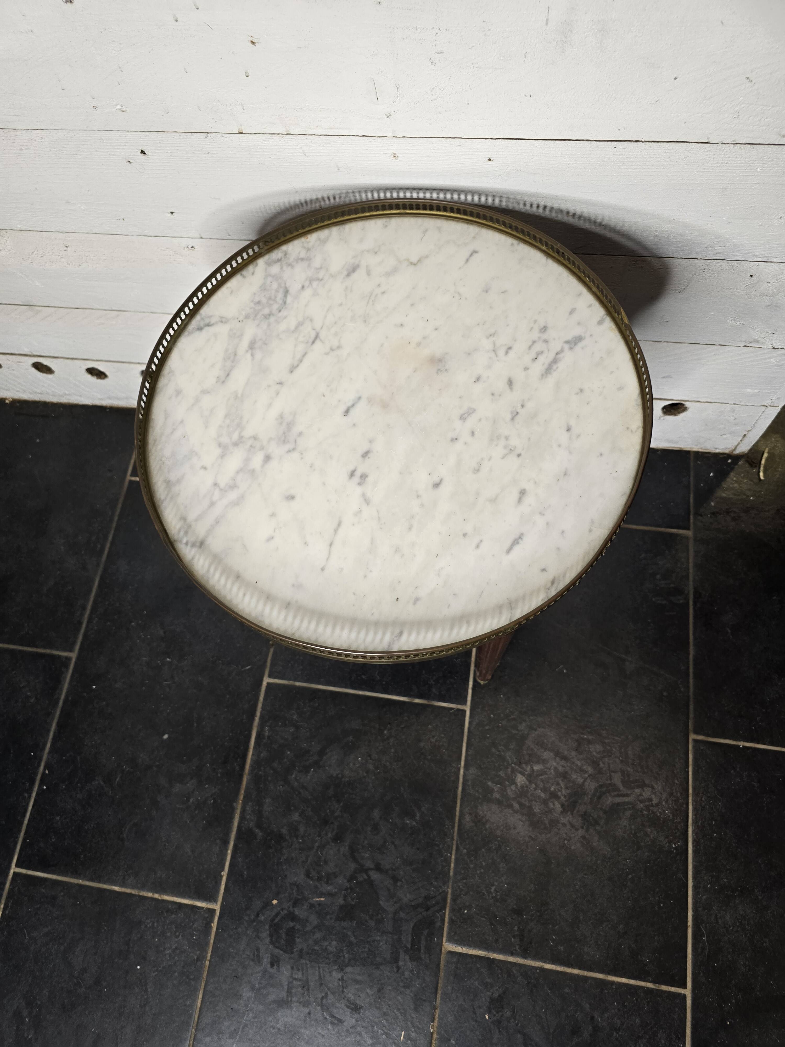 Table bouillotte style Louis XVI en acajou