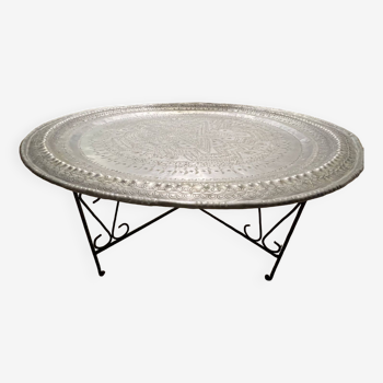 Table ronde marocaine artisanal 19e siècle incise