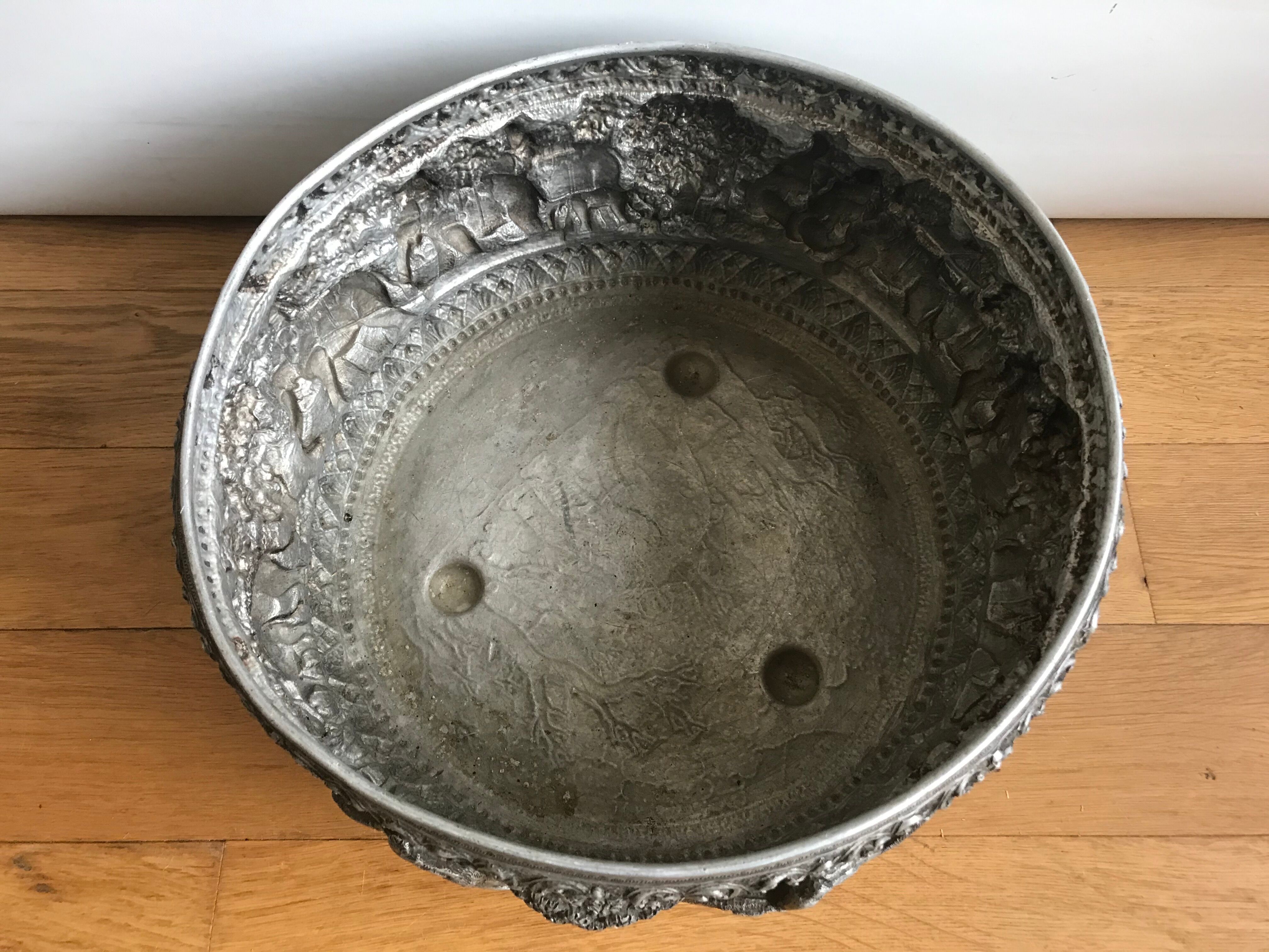 Hammered metal pot cover