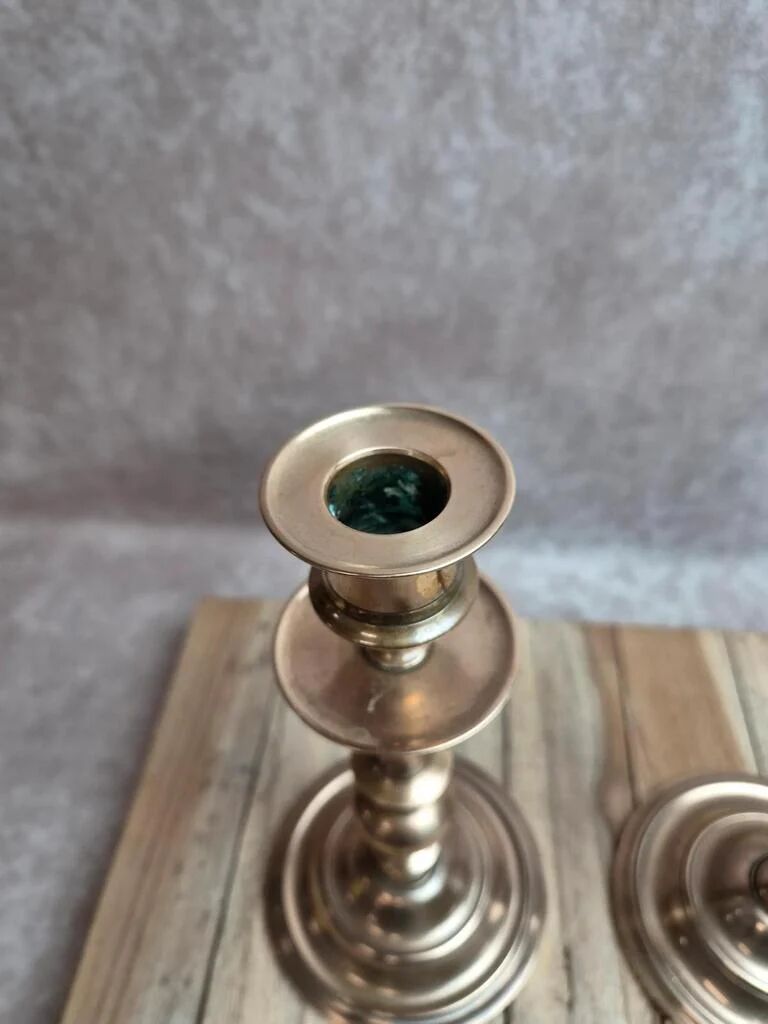 Pair of antique brass candlesticks – Classic and timeless elegance