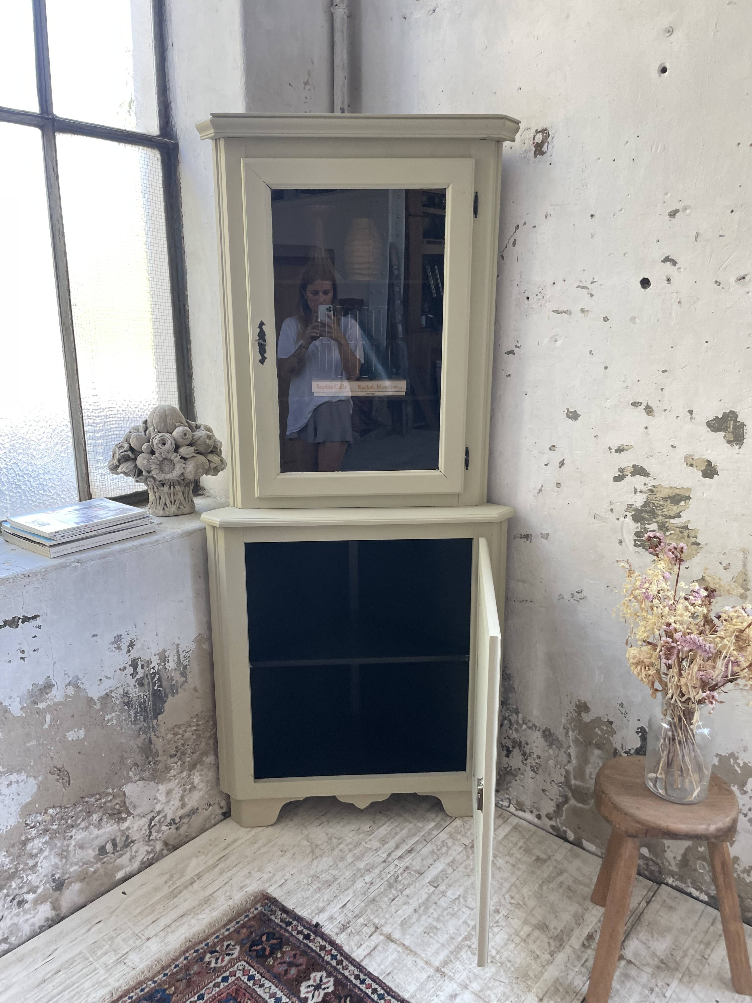 Corner display cabinet from the 1950s