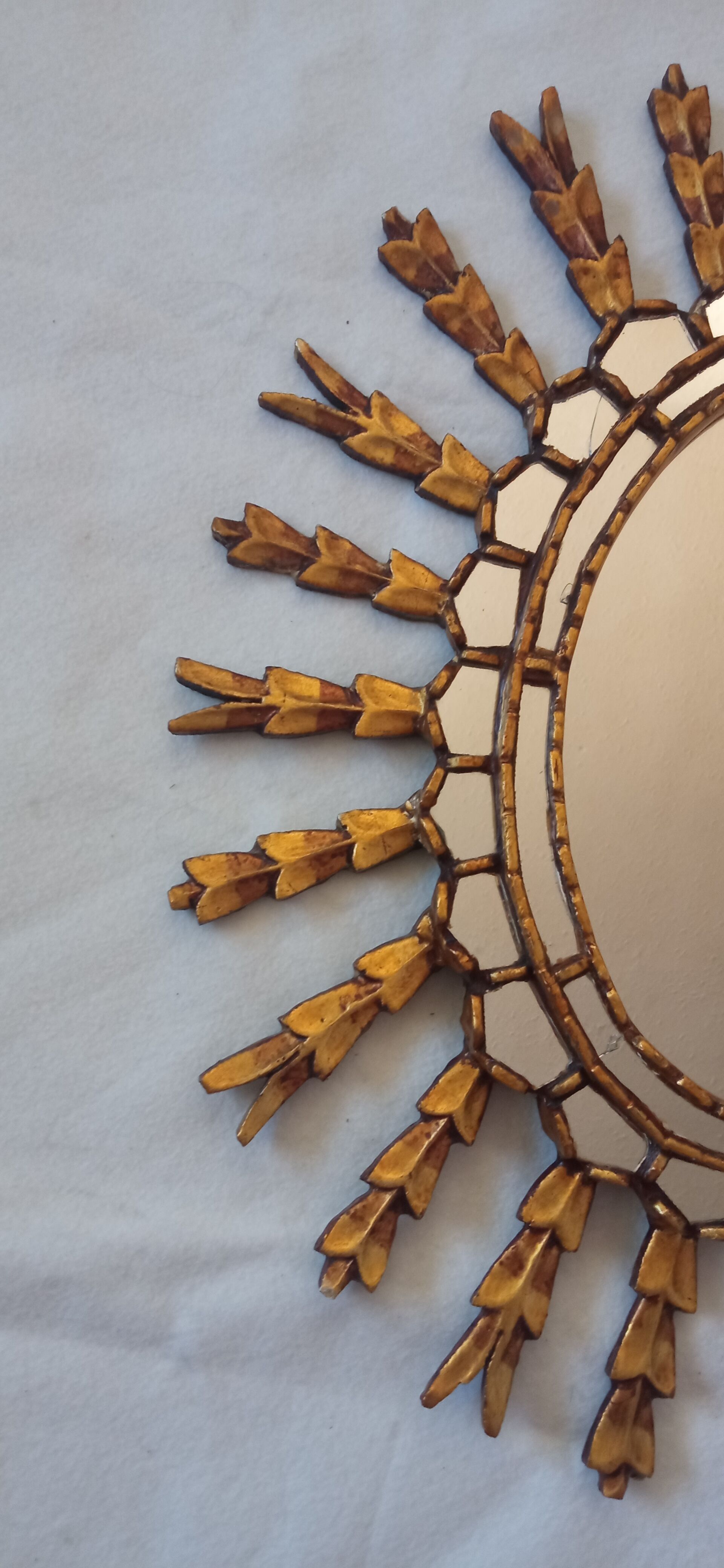 Sun mirror in gilded wood, 60x52 cm