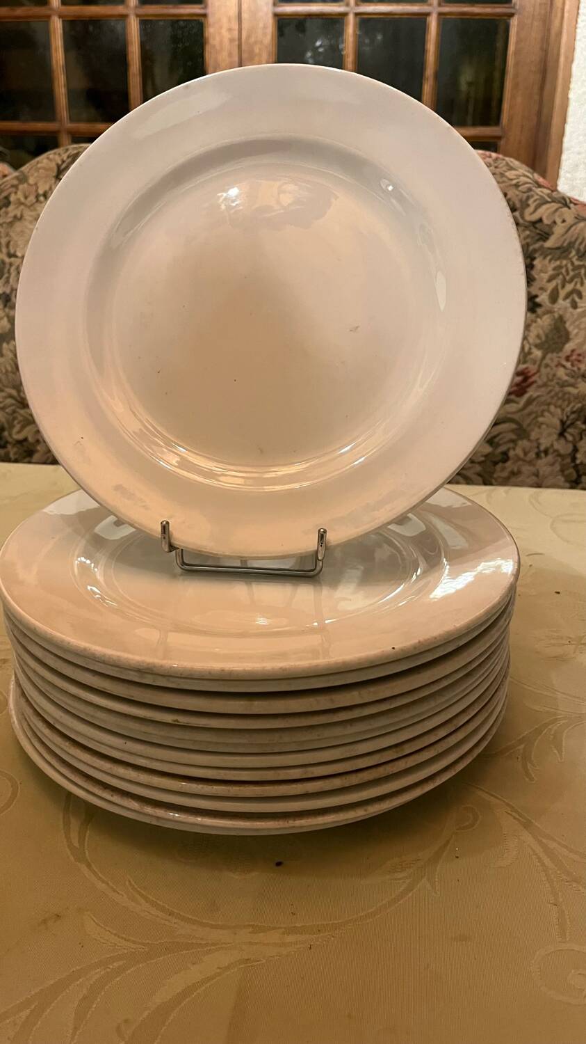 Set of 12 Churchill white dinner plates