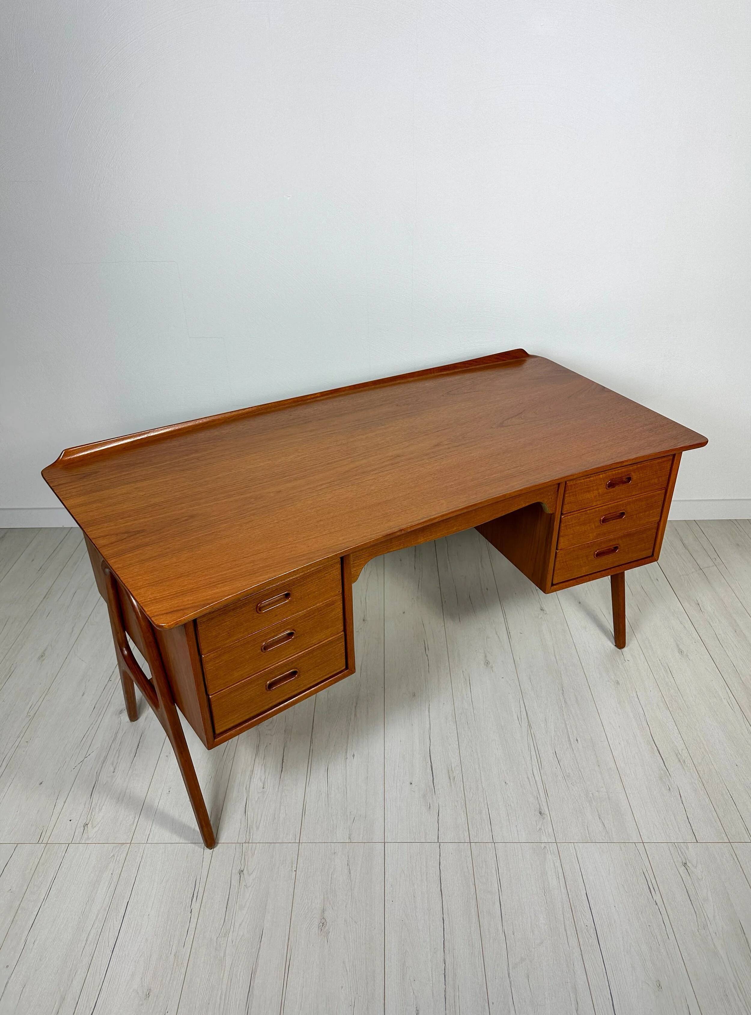 1960s Vintage Curved Teak Writing Desk by Svend Aage Madsen