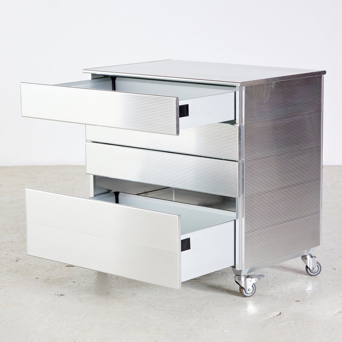 2000s aluminium drawers