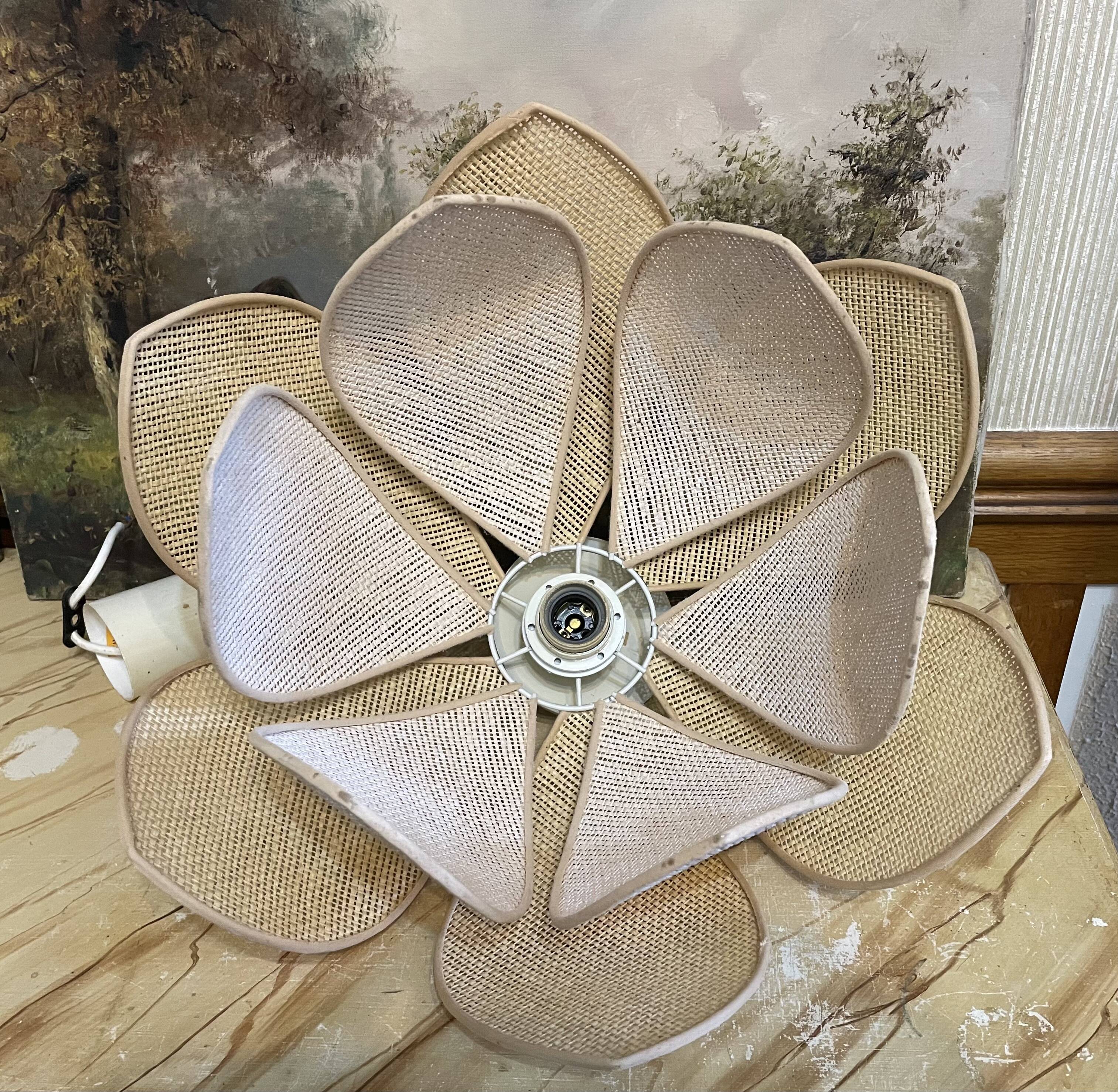 Suspension petals vintage flower