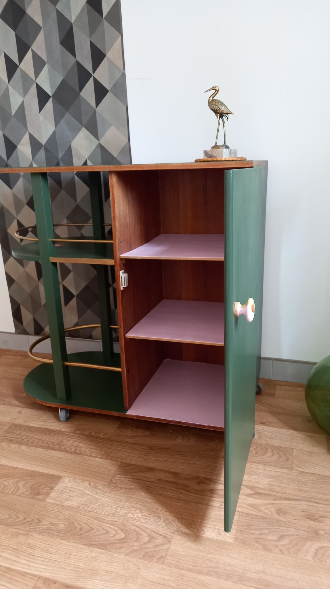 Mini artdeco bar on roulette