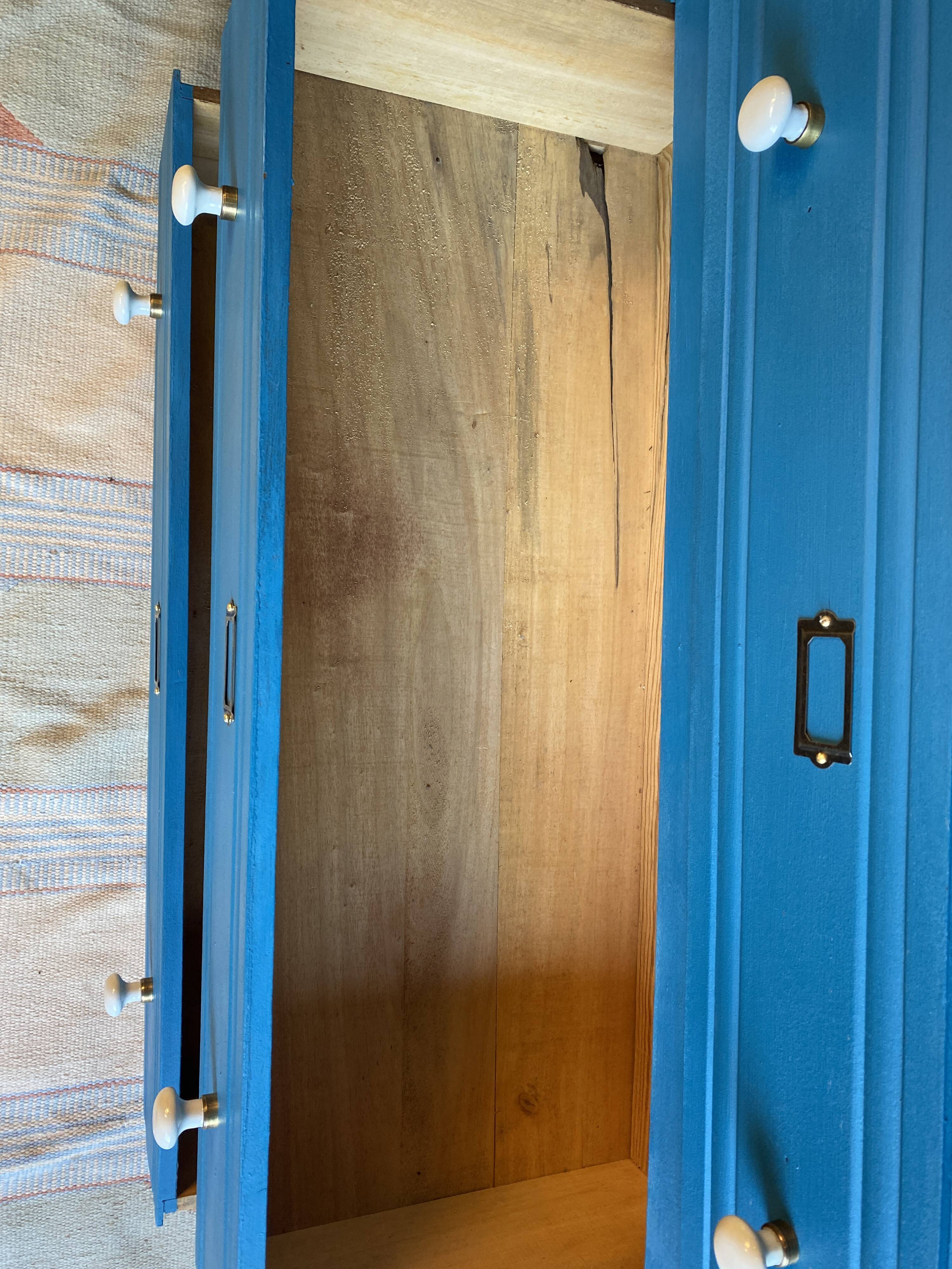 Commode bleu pétrole ciré