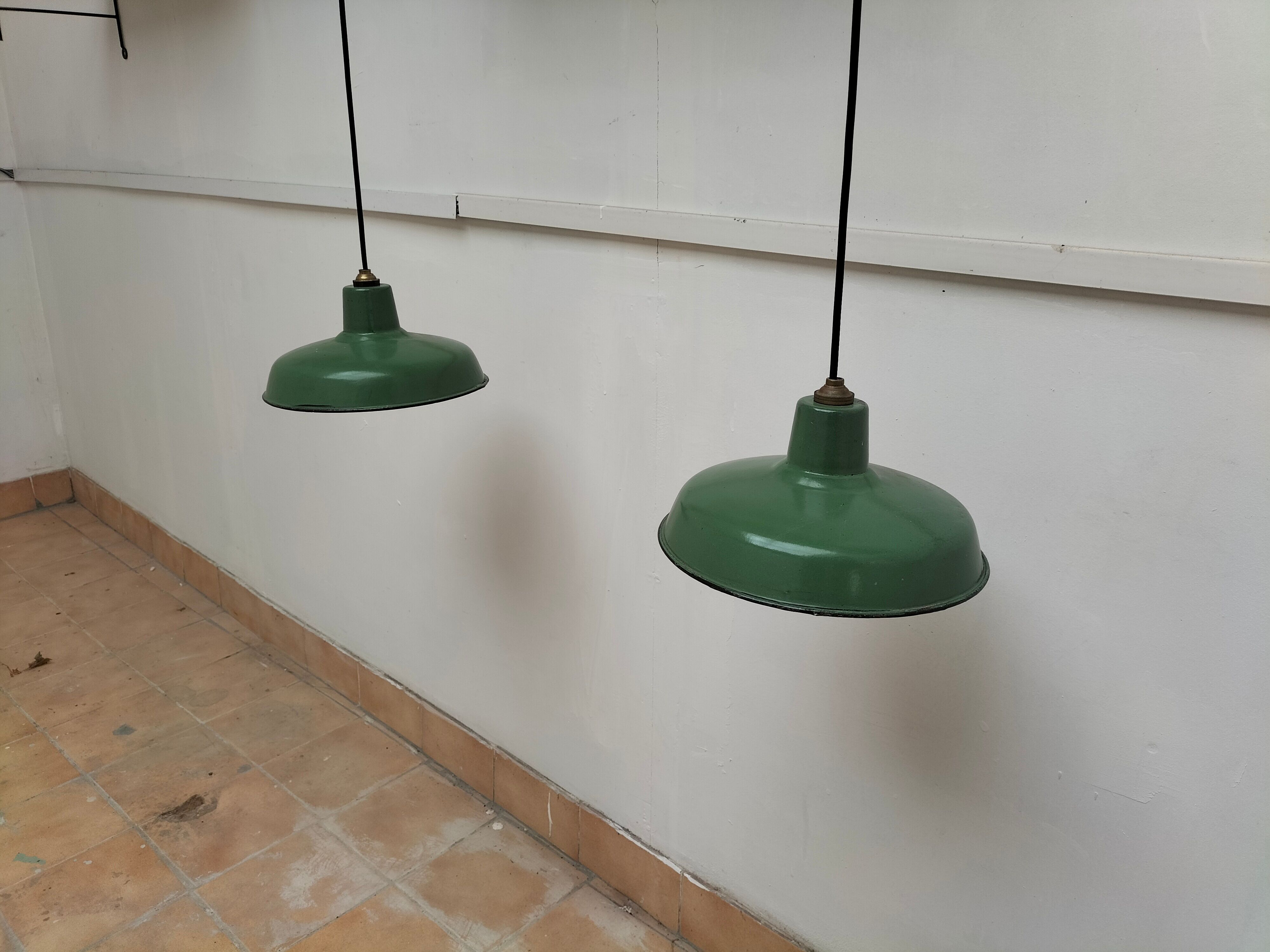 Series of 2 industrial suspensions