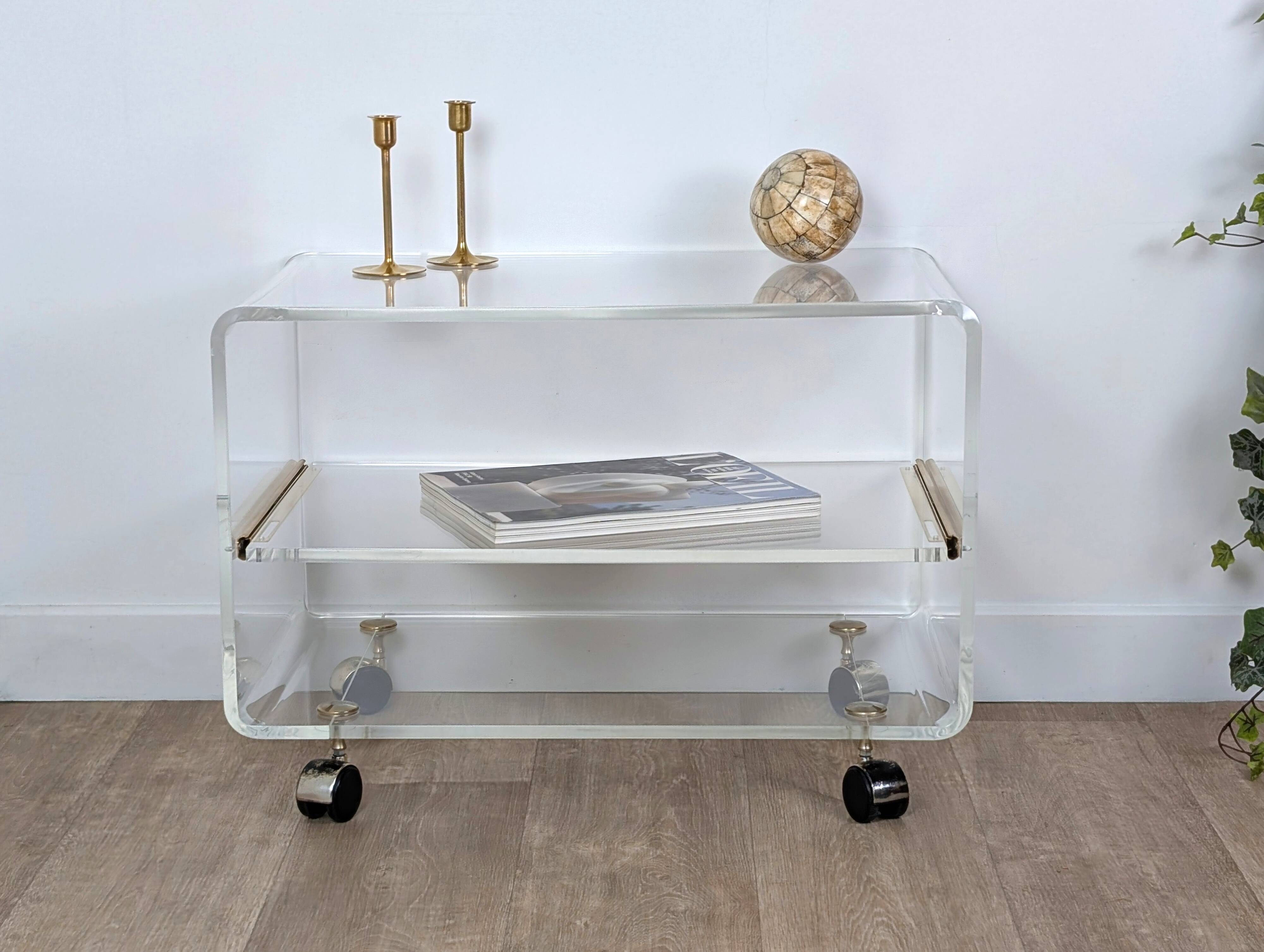 Altuglas serving trolley by David Lange