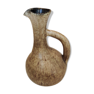 Accolay ceramic pitcher