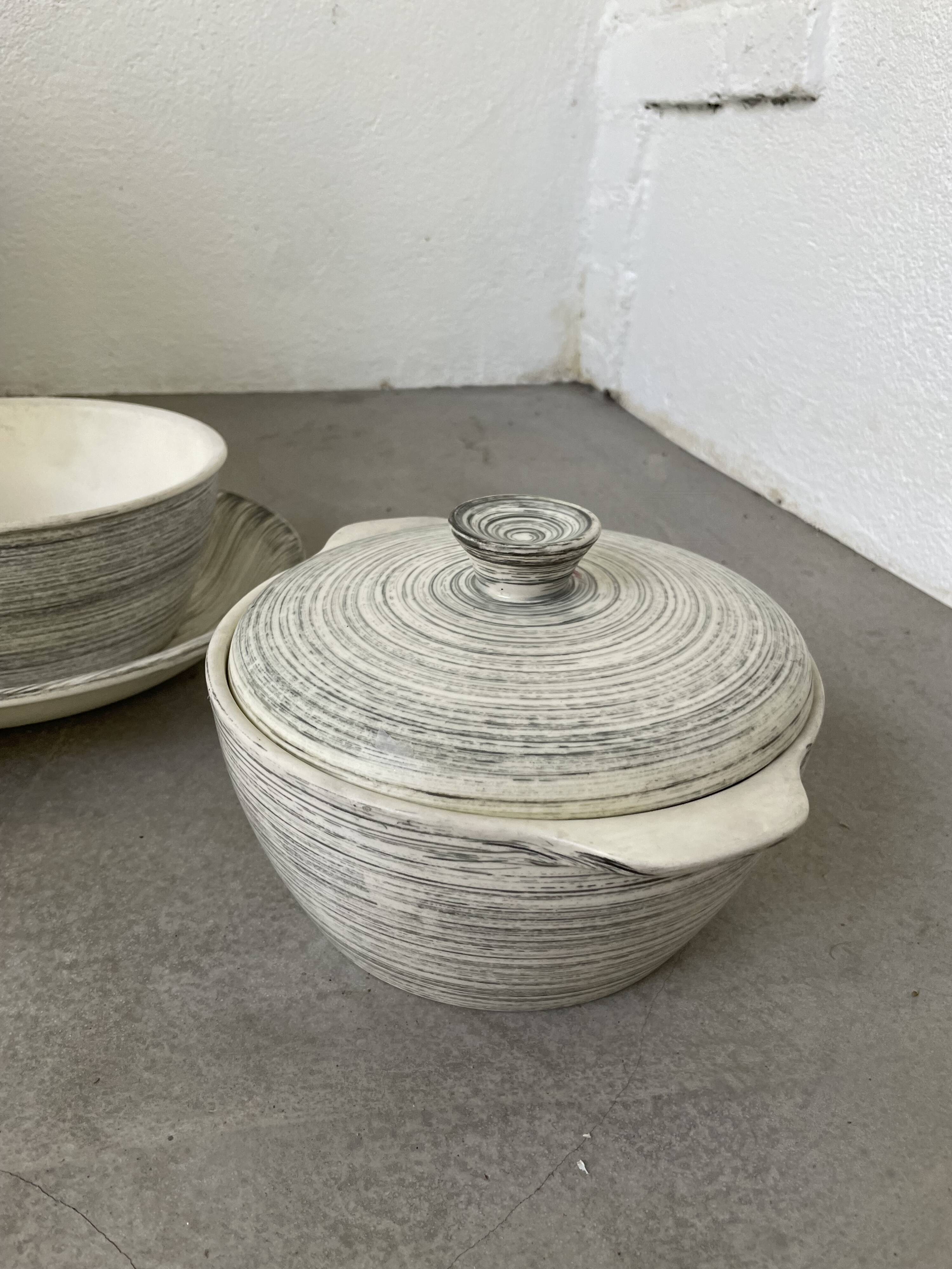 Set of plates and dishes Bazas de Salins 1960