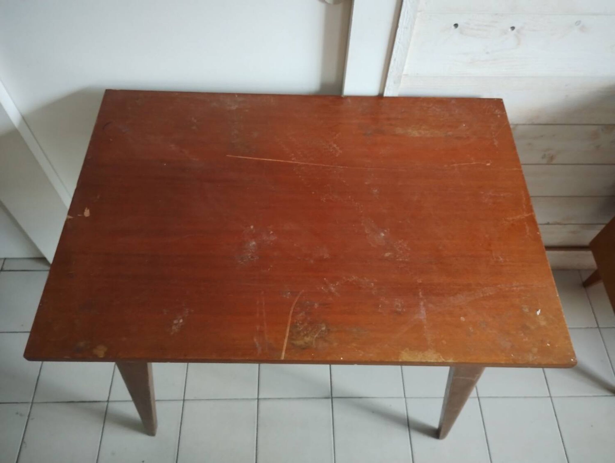 Compass leg desk