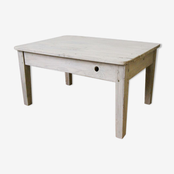 White lacquered coffee table