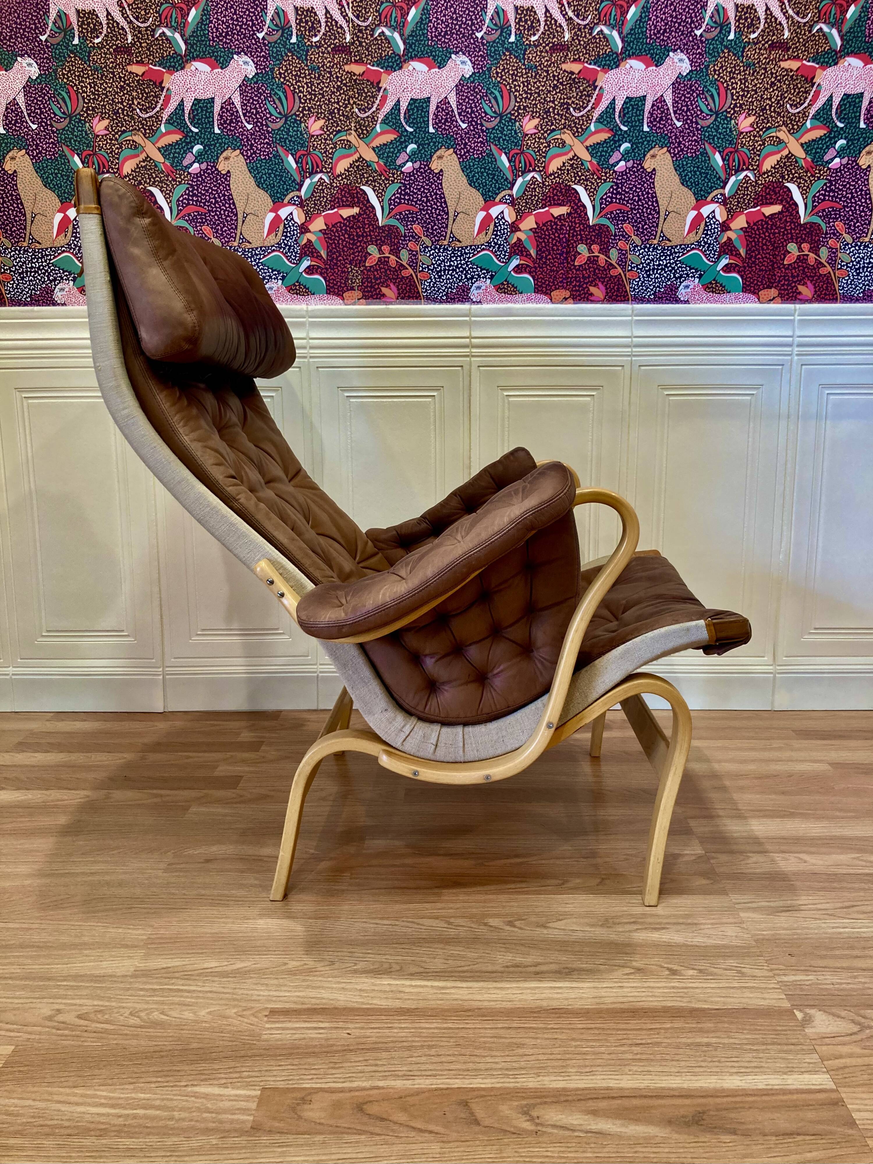 "Pernilla" armchair leather "Bruno Mathsson" 1960.